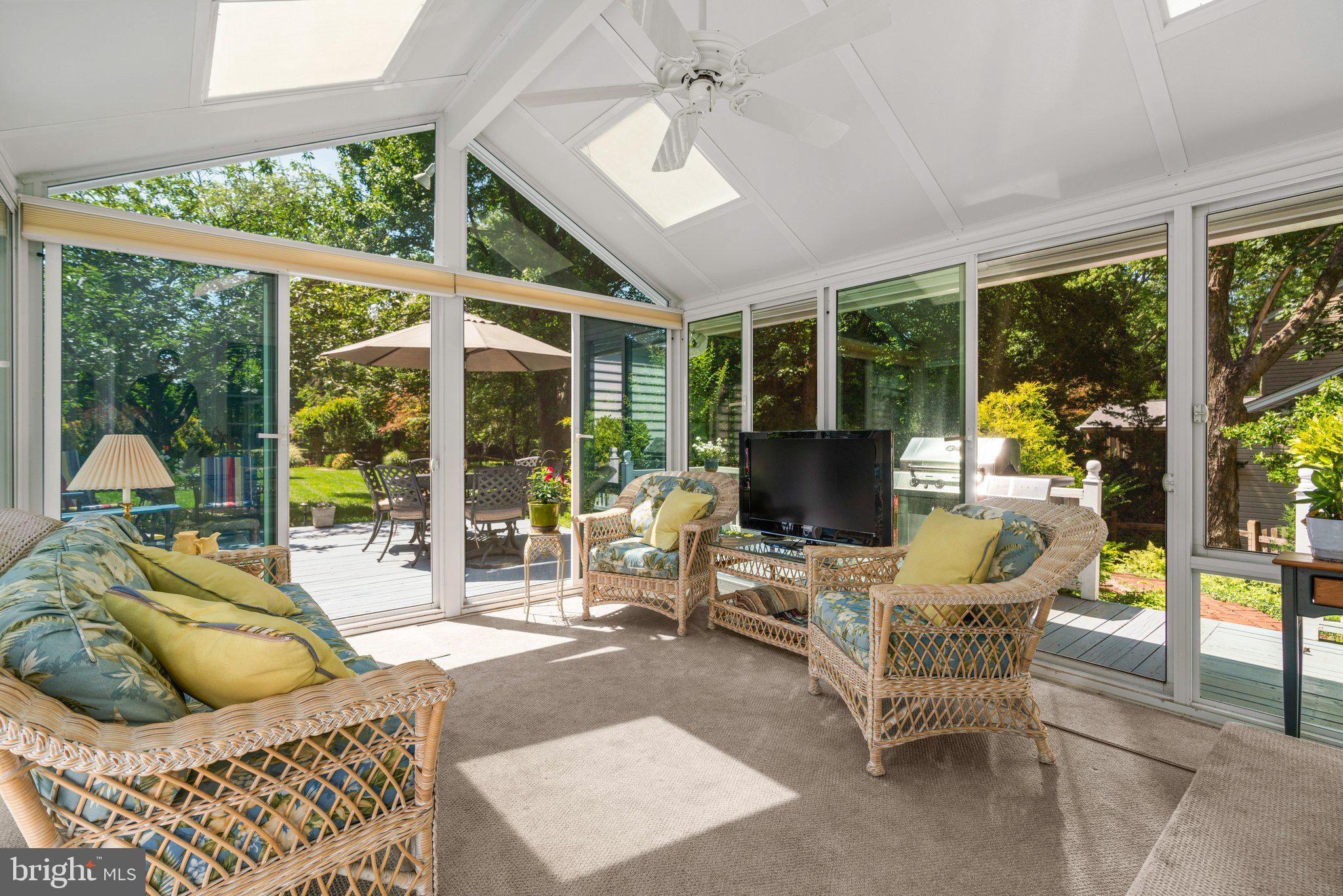 6162 COMMADORE COURT