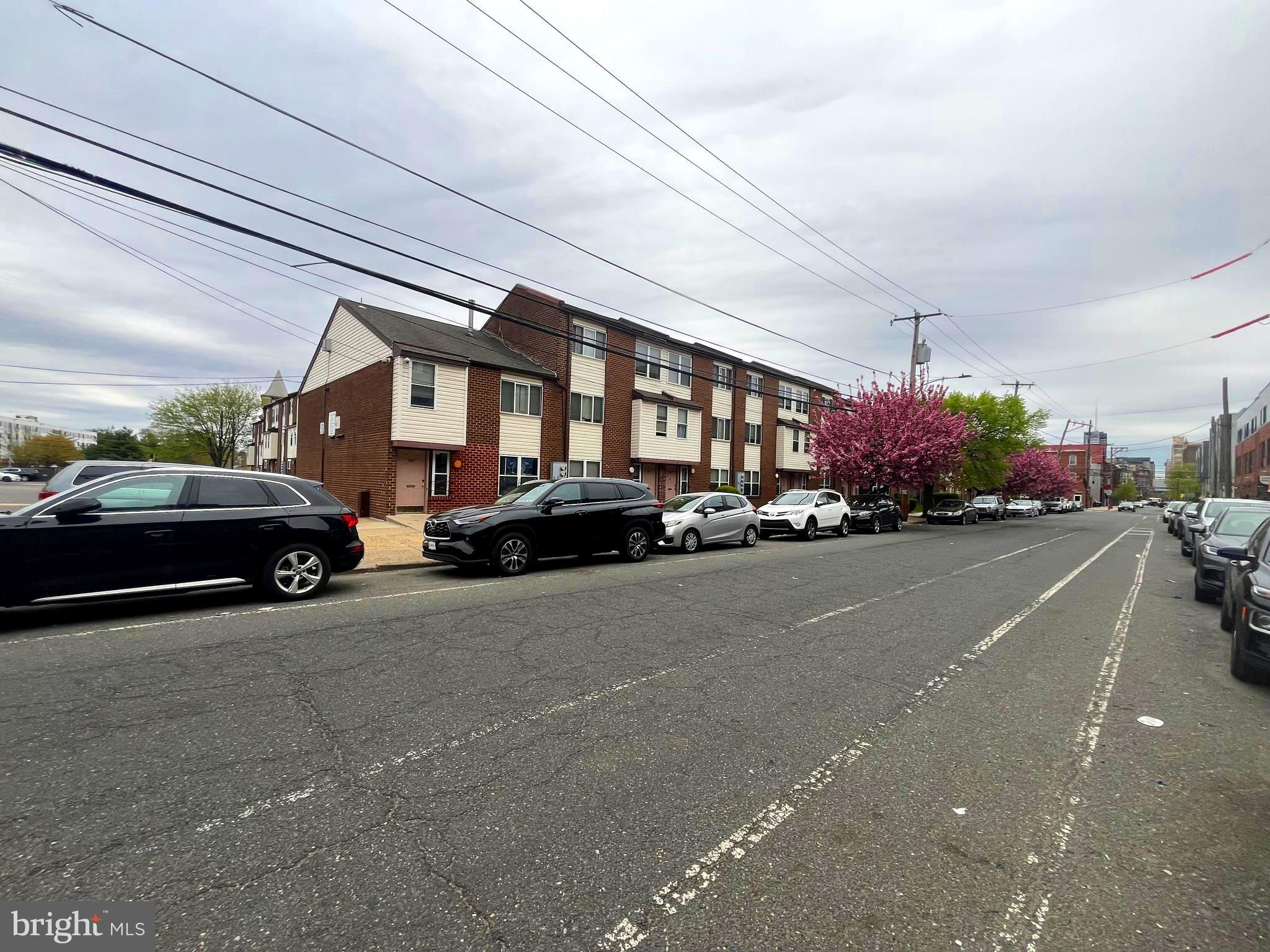 FAIRMOUNT - Residential