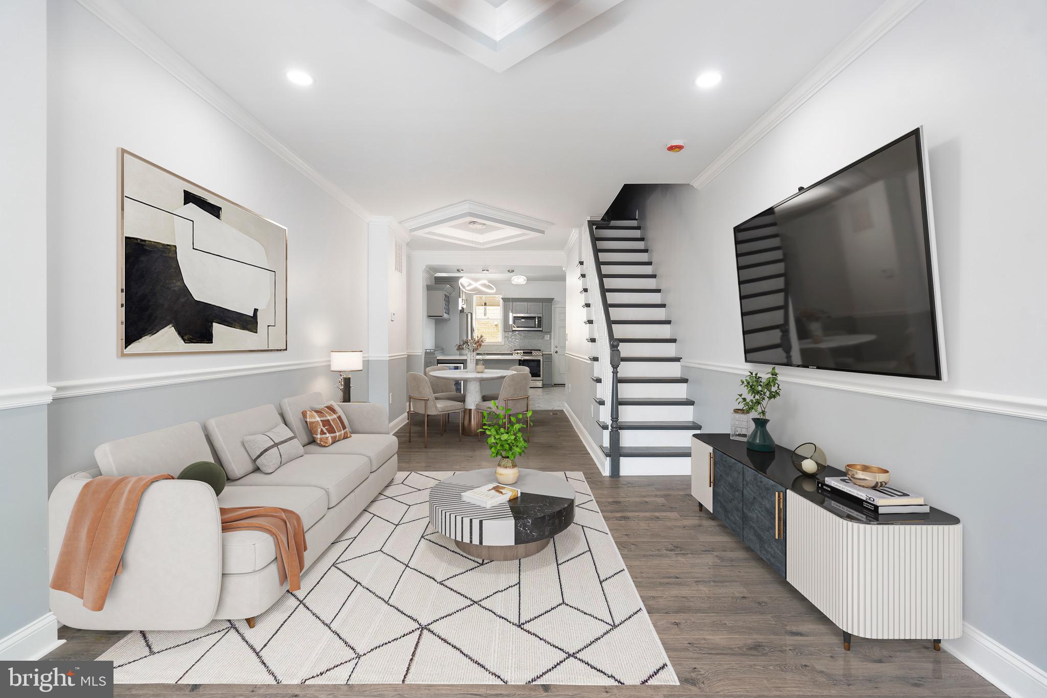 226 N ELLWOOD AVENUE