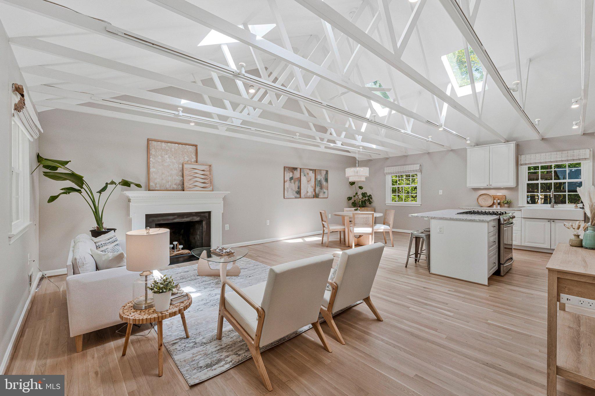 RESTON - Residential