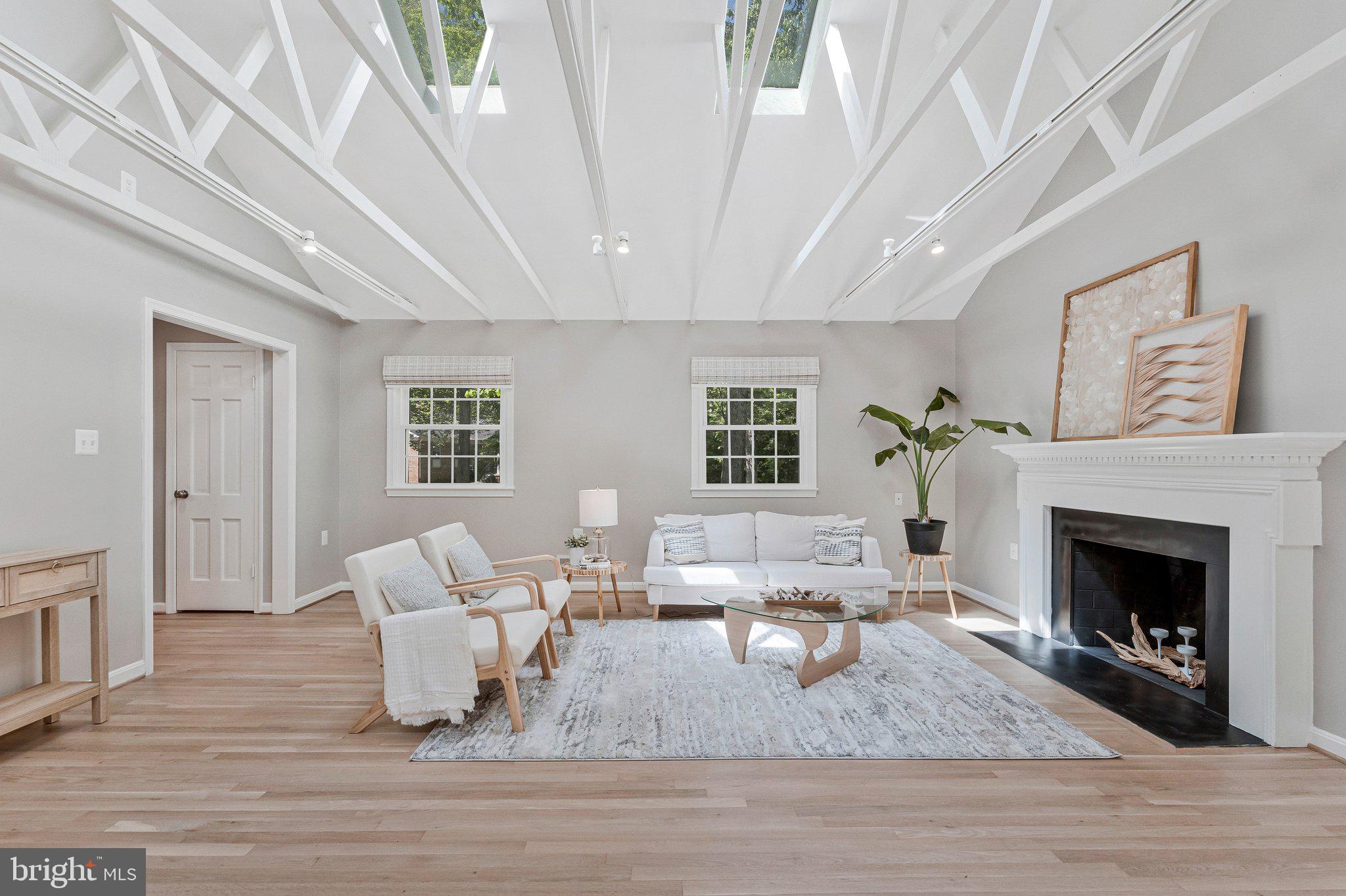 RESTON - Residential