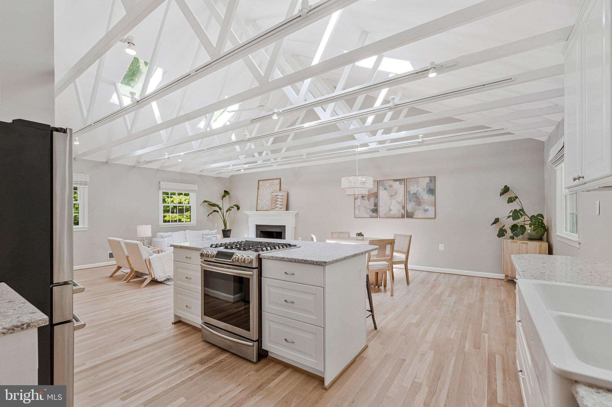 RESTON - Residential