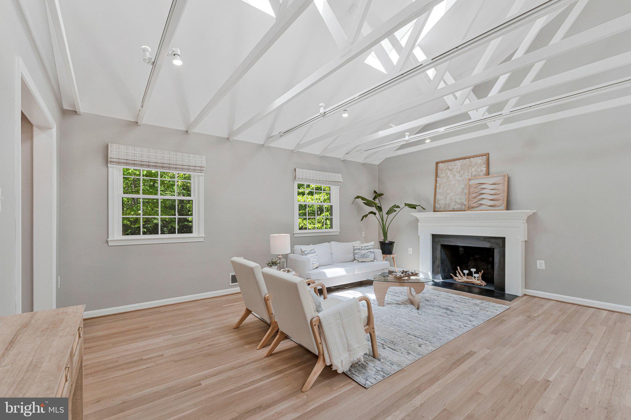 RESTON - Residential