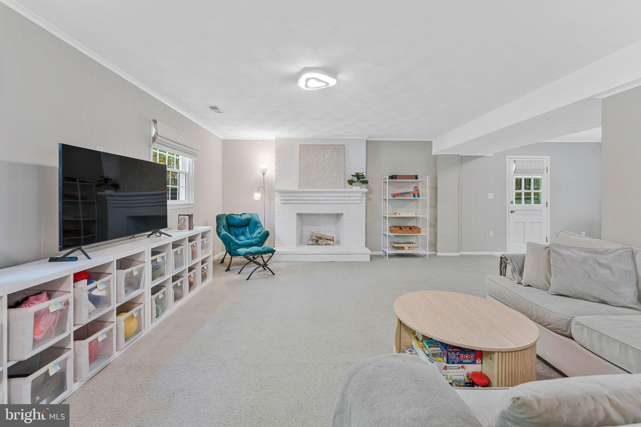 RESTON - Residential