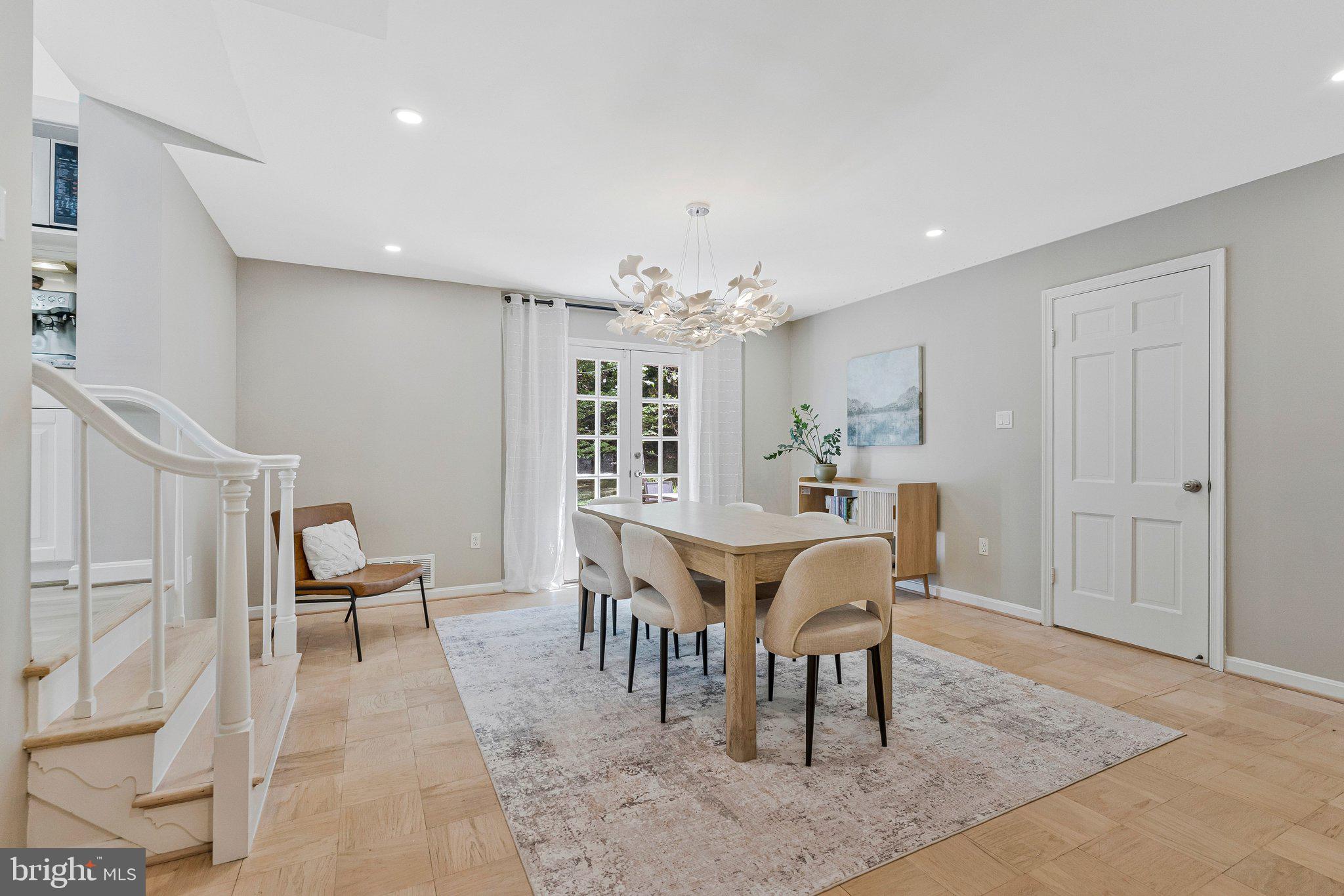 RESTON - Residential