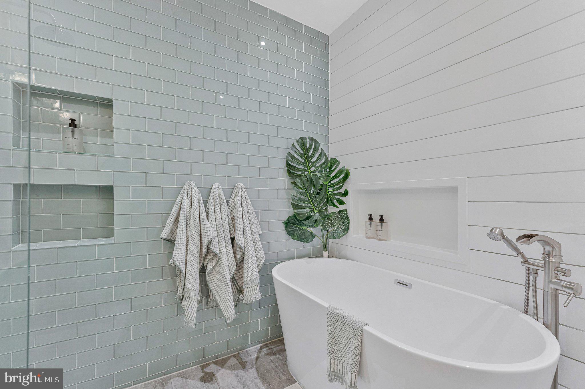 RESTON - Residential