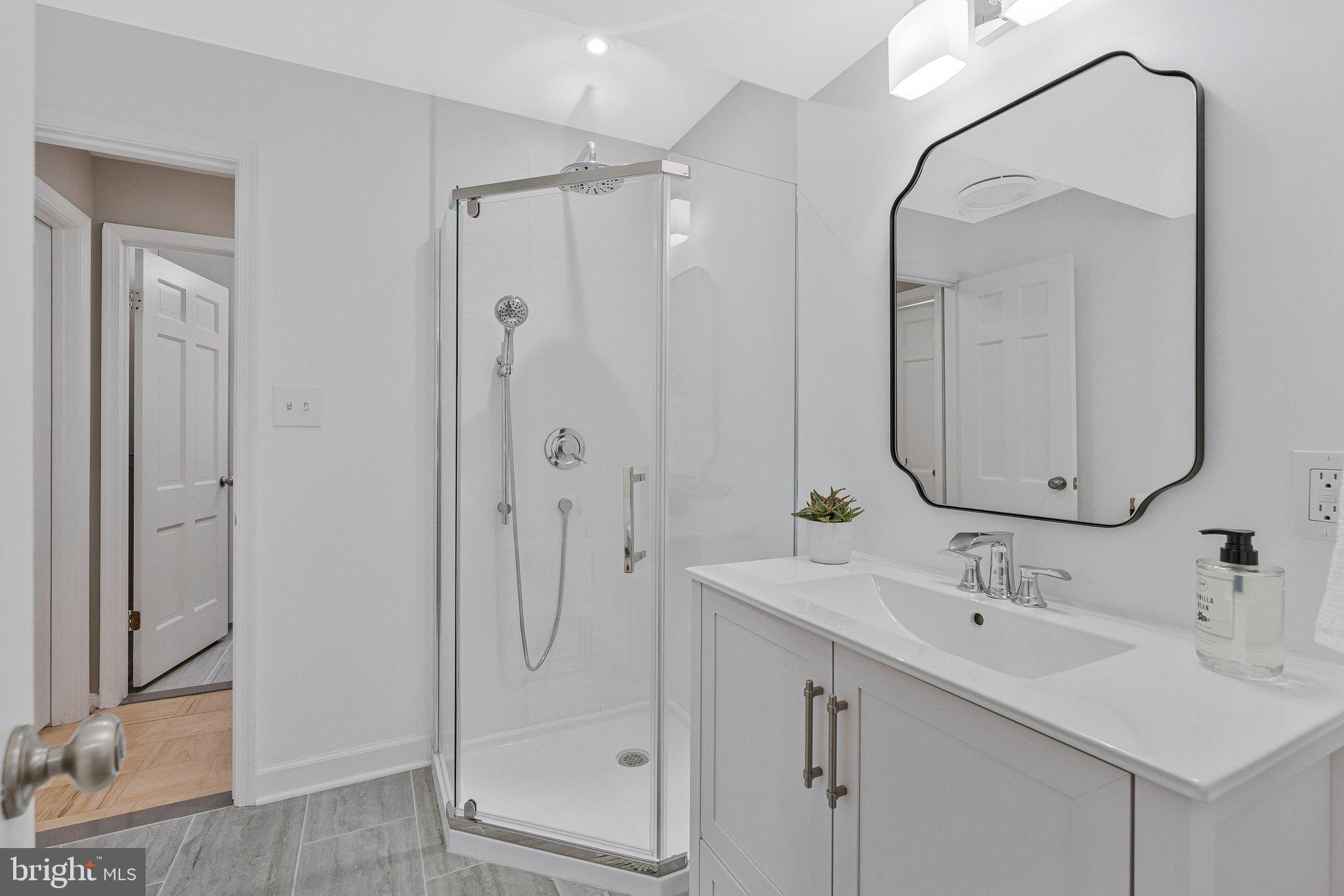 RESTON - Residential