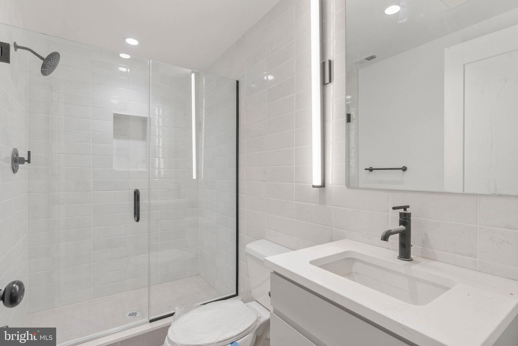 600 FAIRMOUNT AVENUE H2 - UPPER