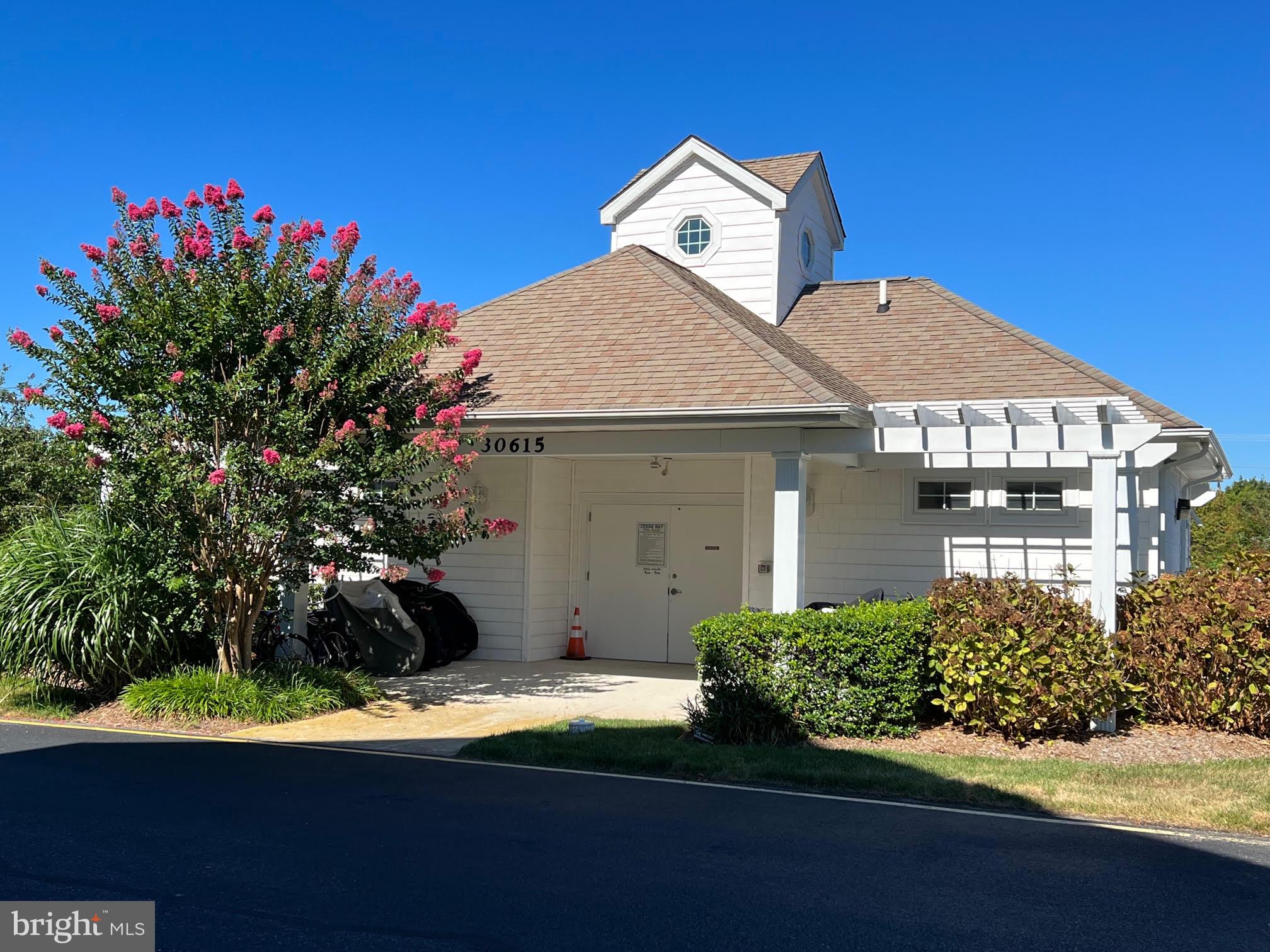 CEDAR BAY - Residential