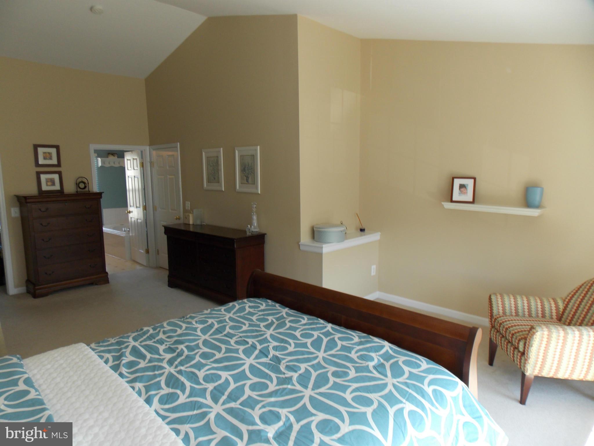 ASHBURN VILLAGE - Residential