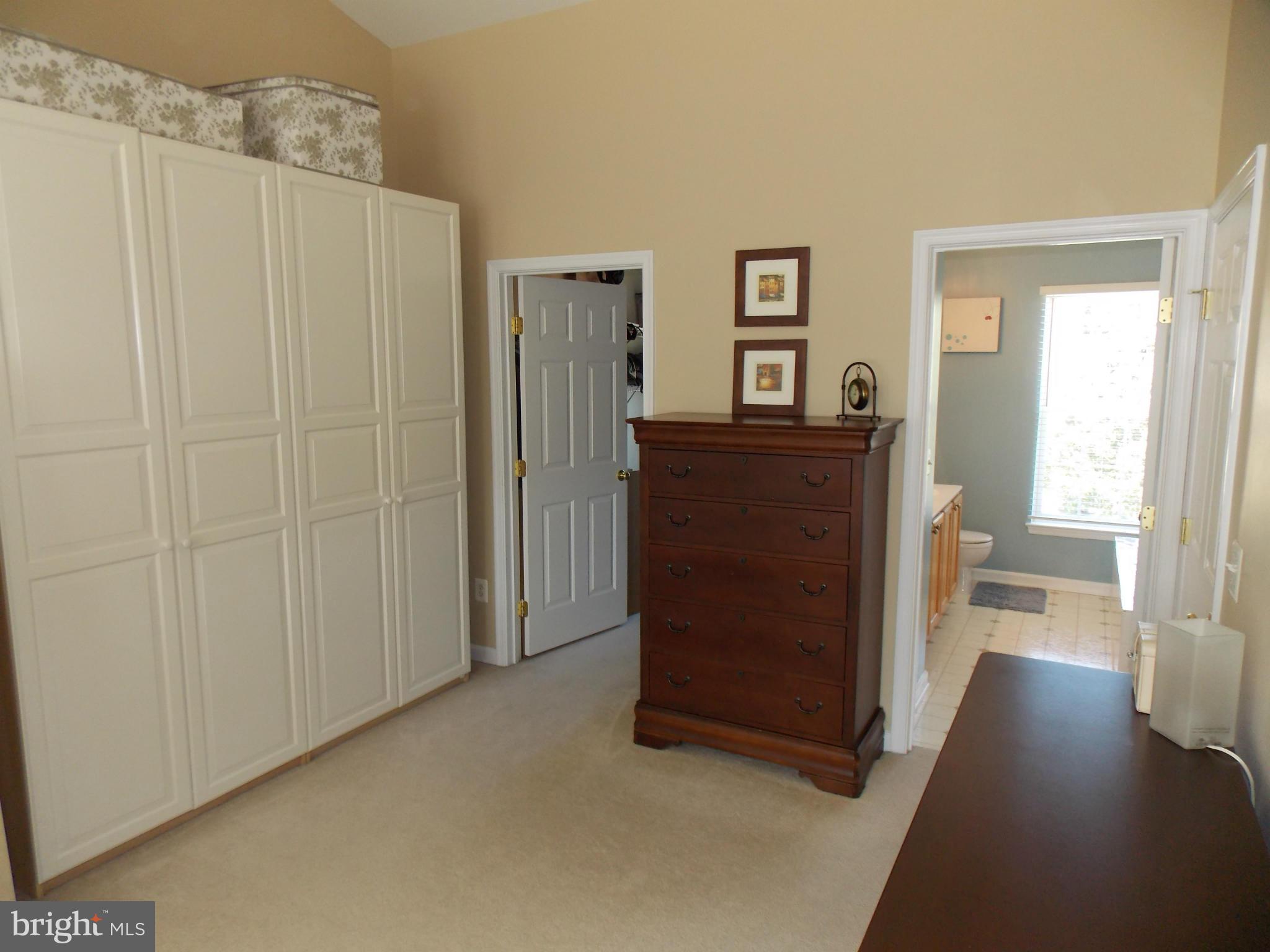 ASHBURN VILLAGE - Residential