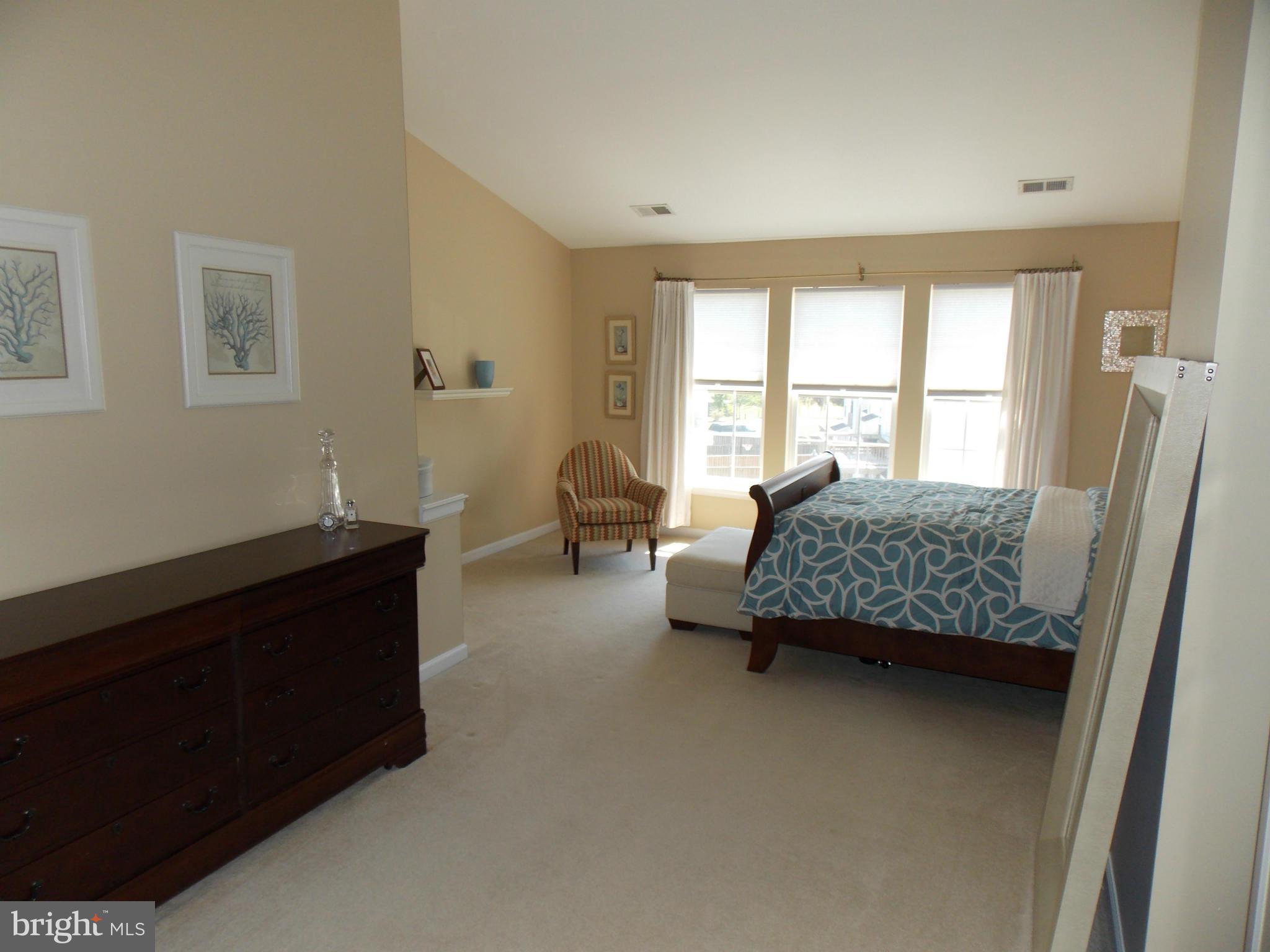 ASHBURN VILLAGE - Residential