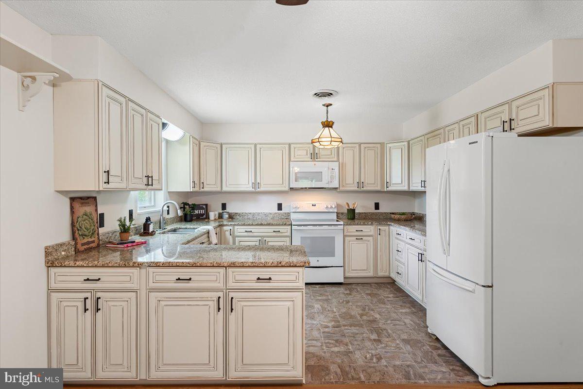 HERMITAGE RIDGE - Residential