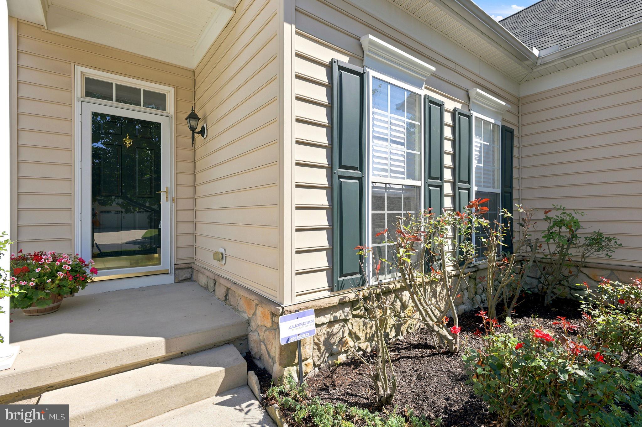 33 HEARTHSTONE BOULEVARD