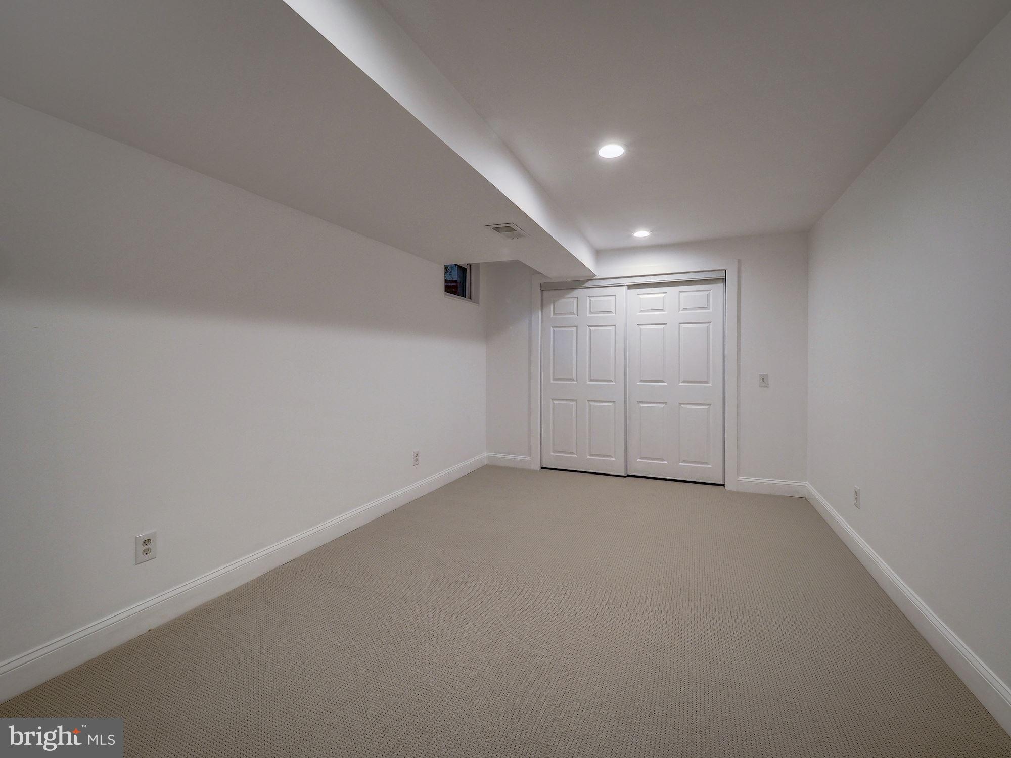 SNOWDENS MILL - Residential