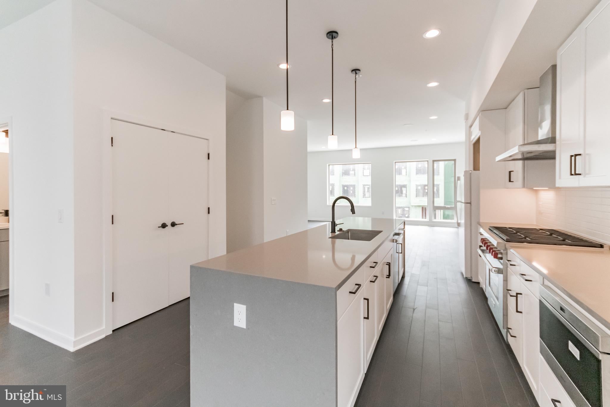 3111 PARKVIEW WALK