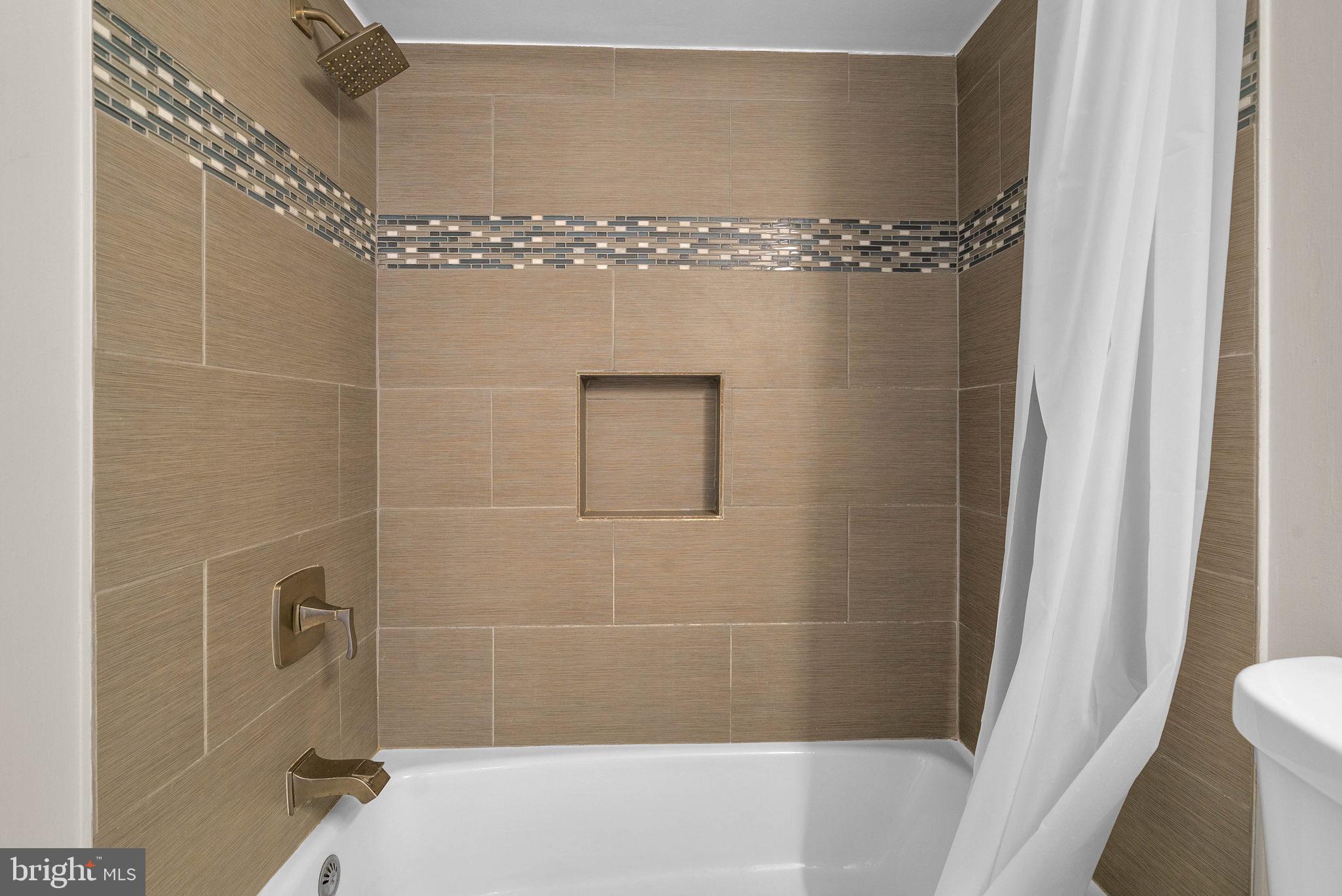 THOMAS CHOICE GARDENS - Residential