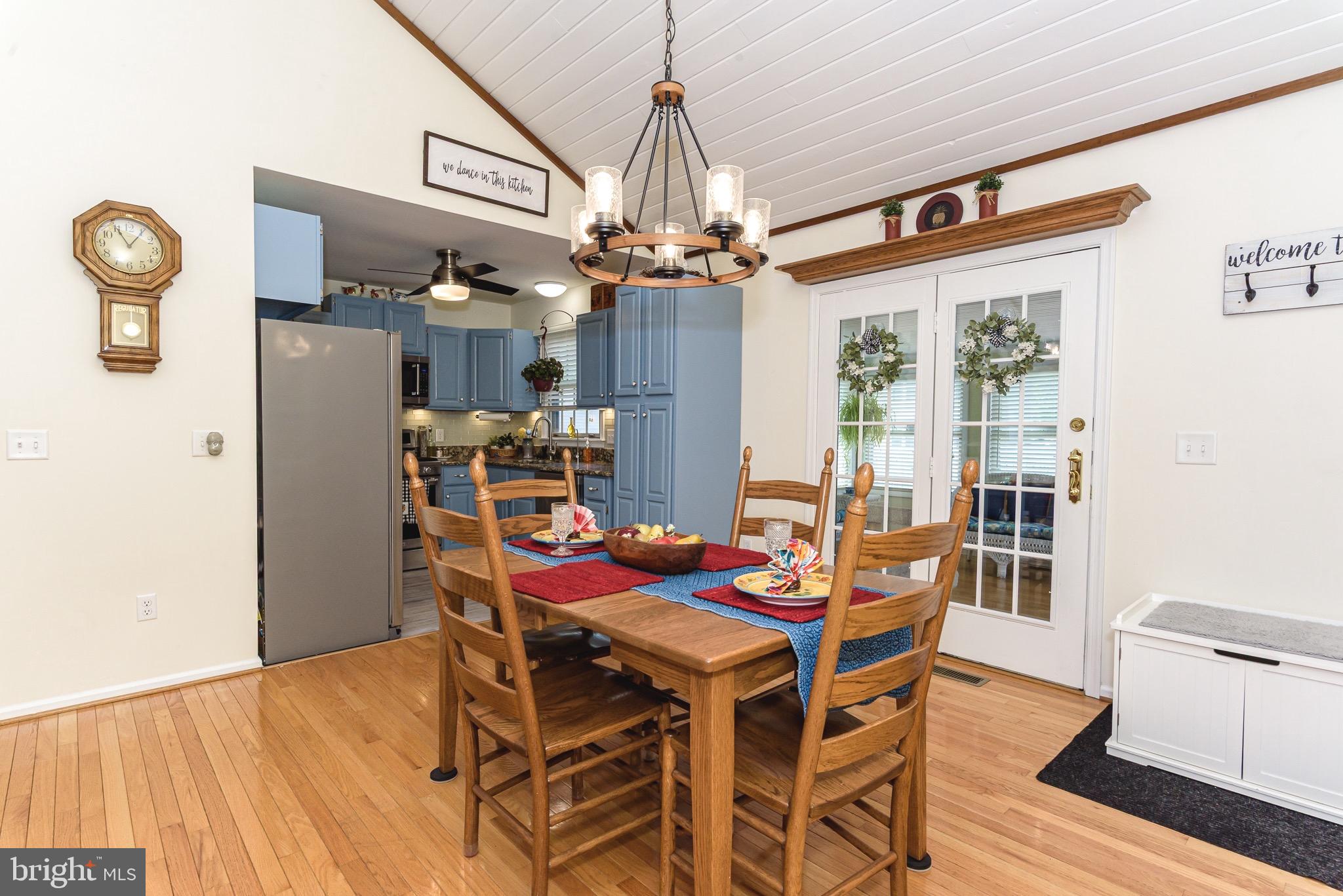 WOODSIDE MANOR - Residential