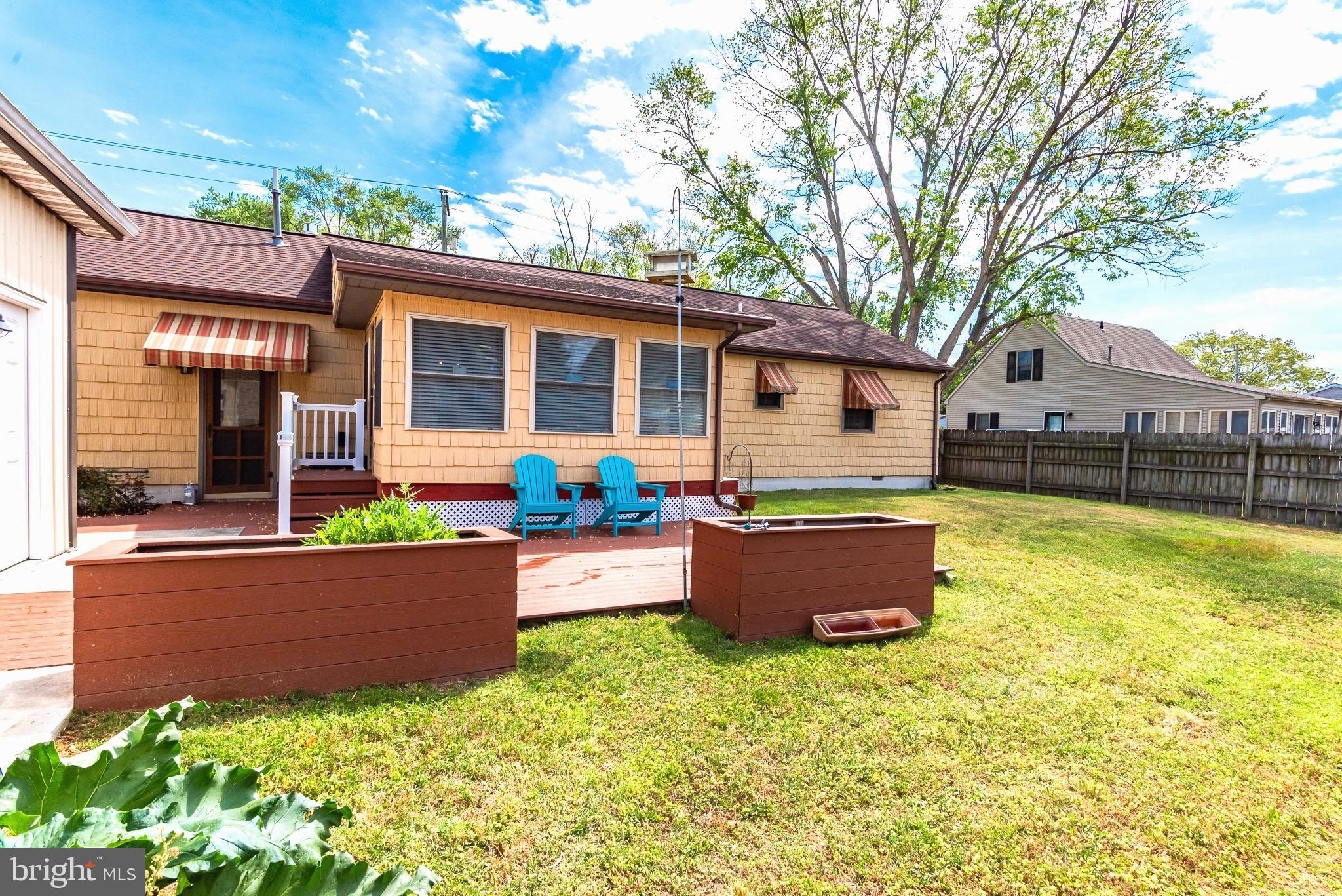 WOODSIDE MANOR - Residential