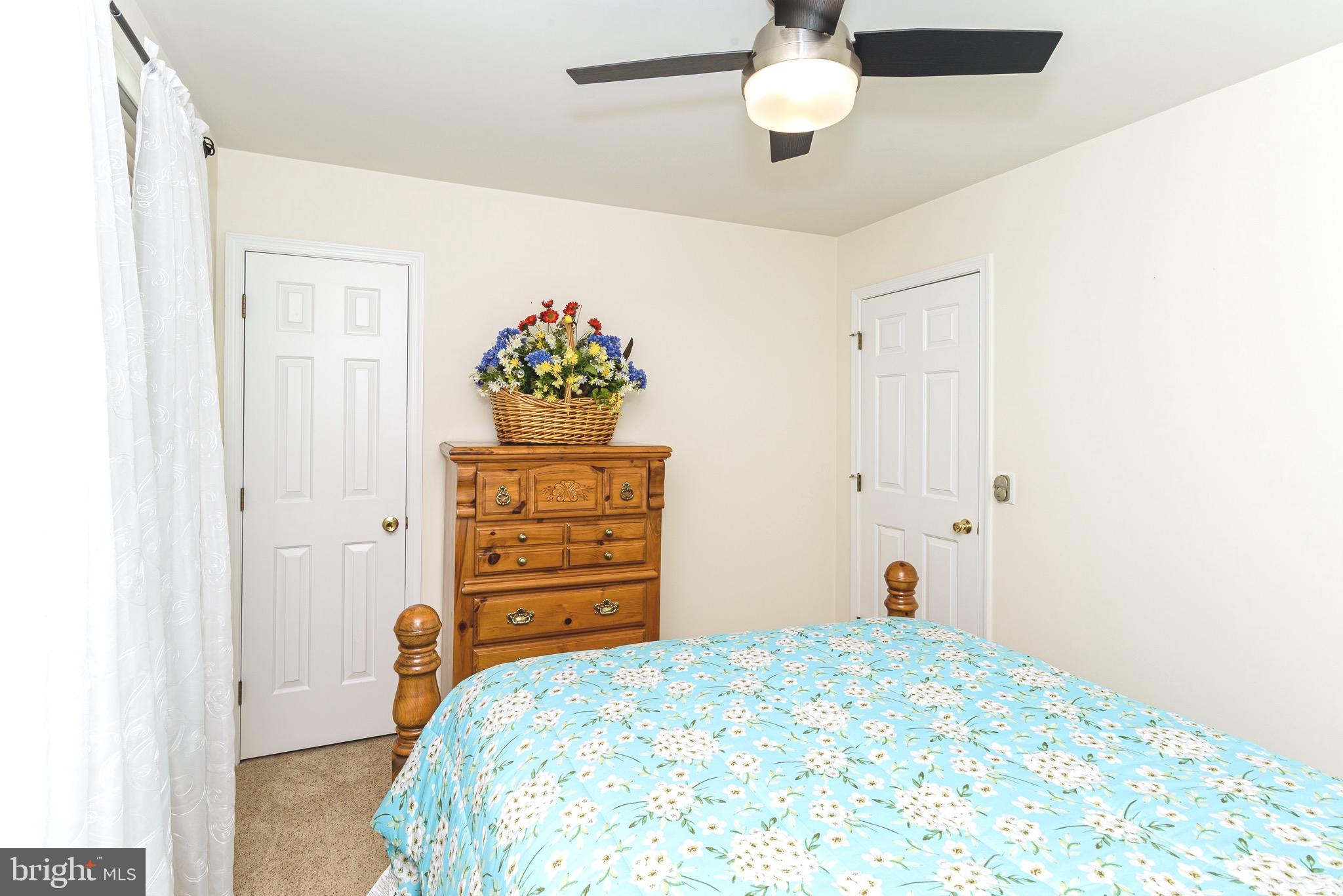 WOODSIDE MANOR - Residential