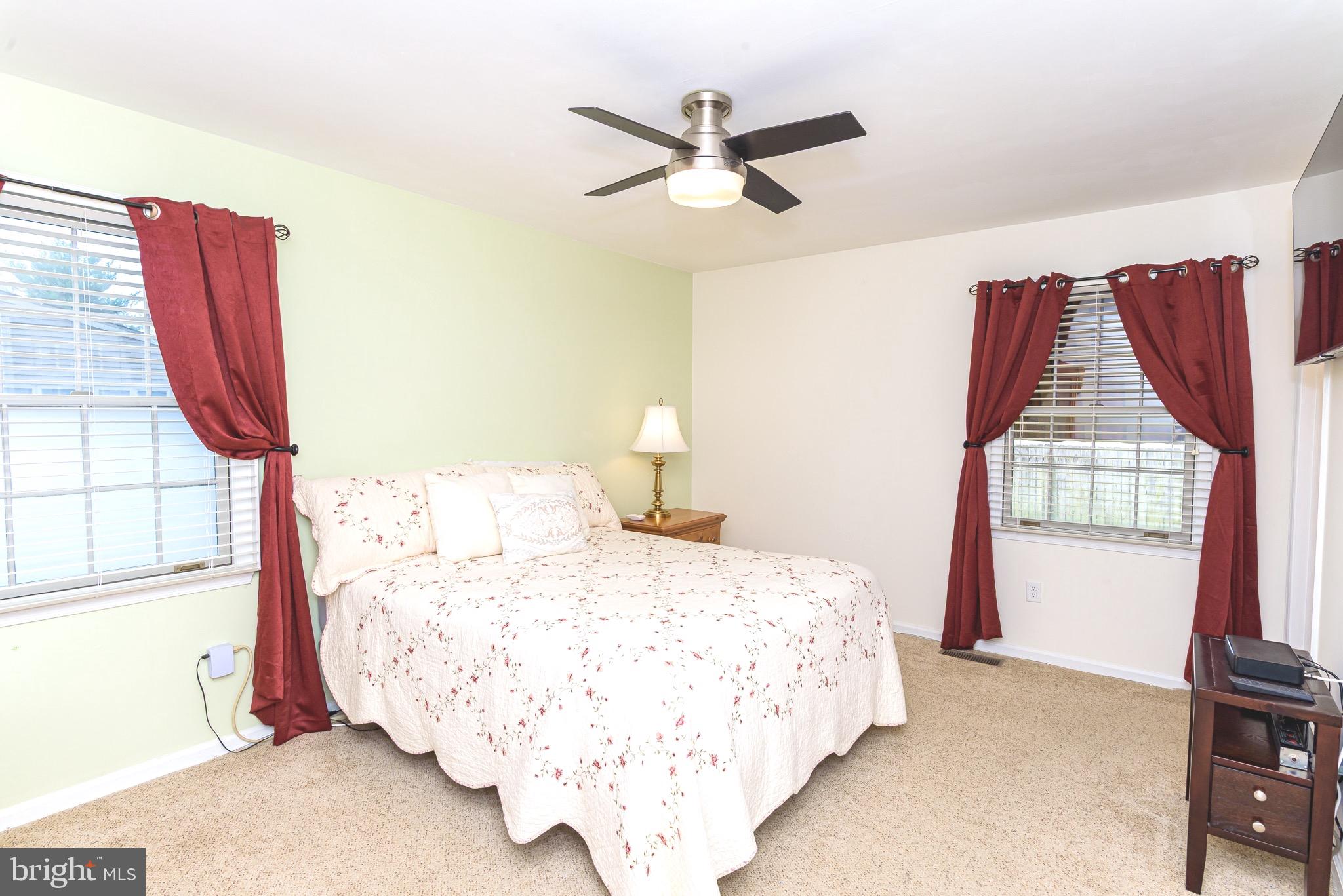 WOODSIDE MANOR - Residential