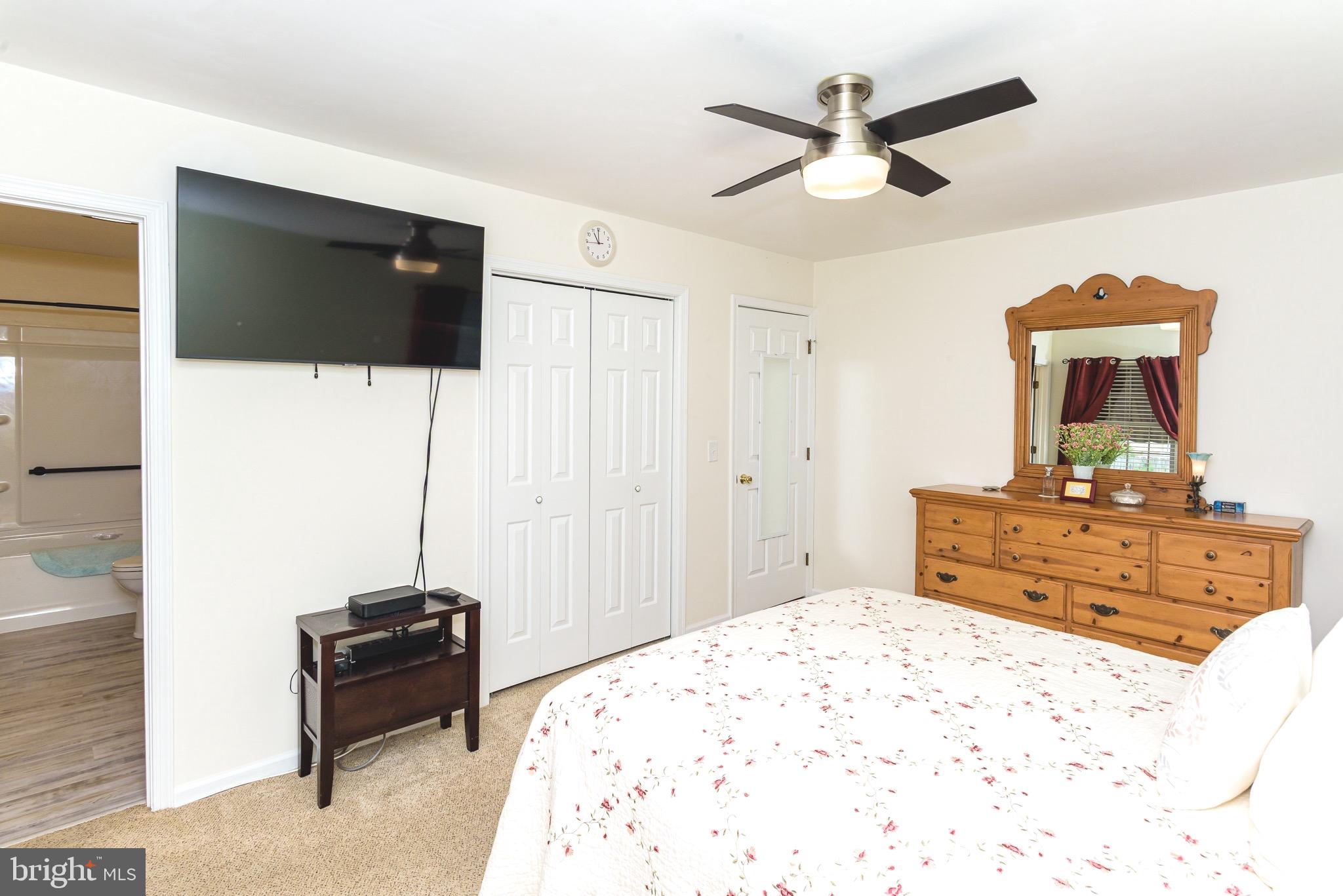 WOODSIDE MANOR - Residential