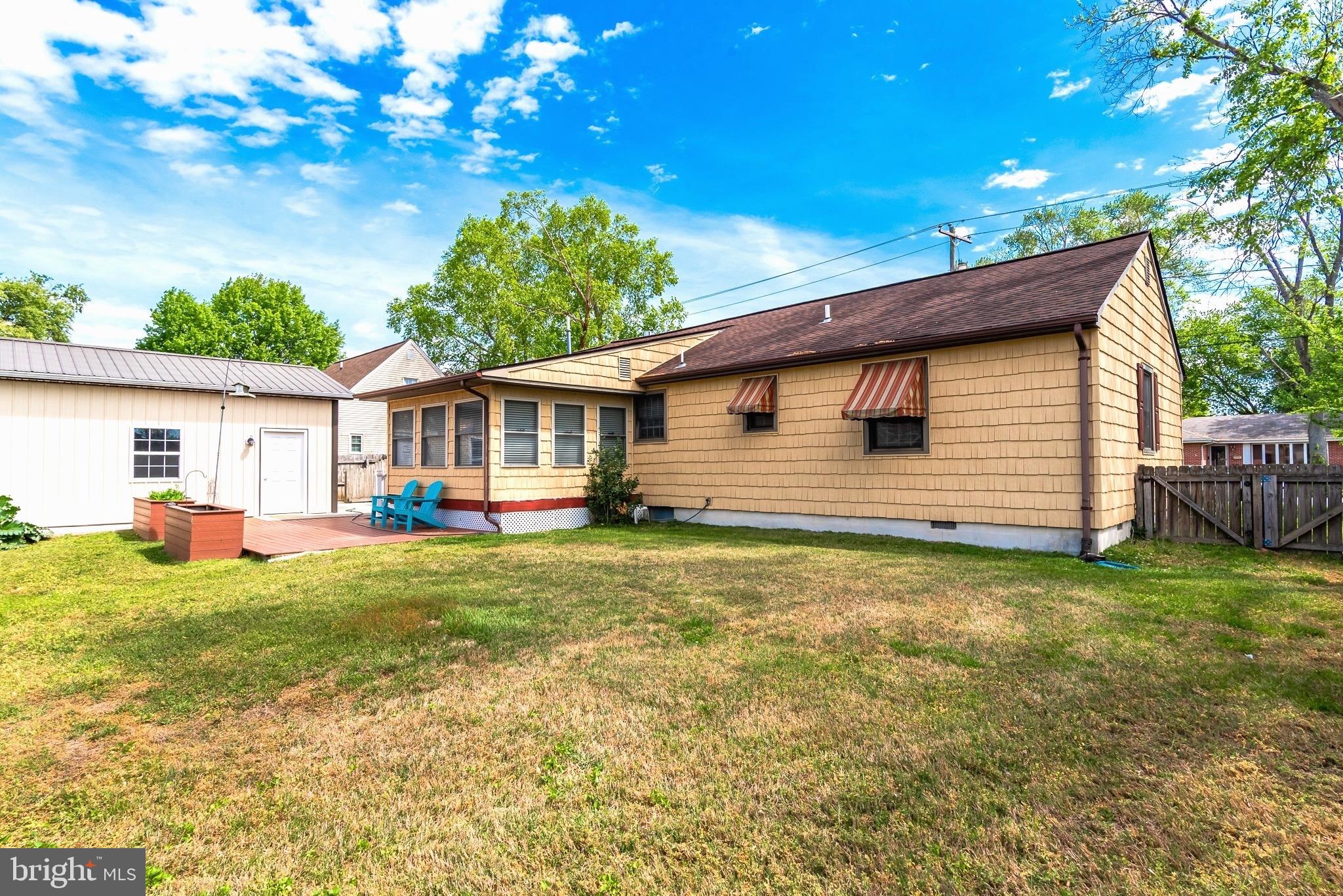 WOODSIDE MANOR - Residential