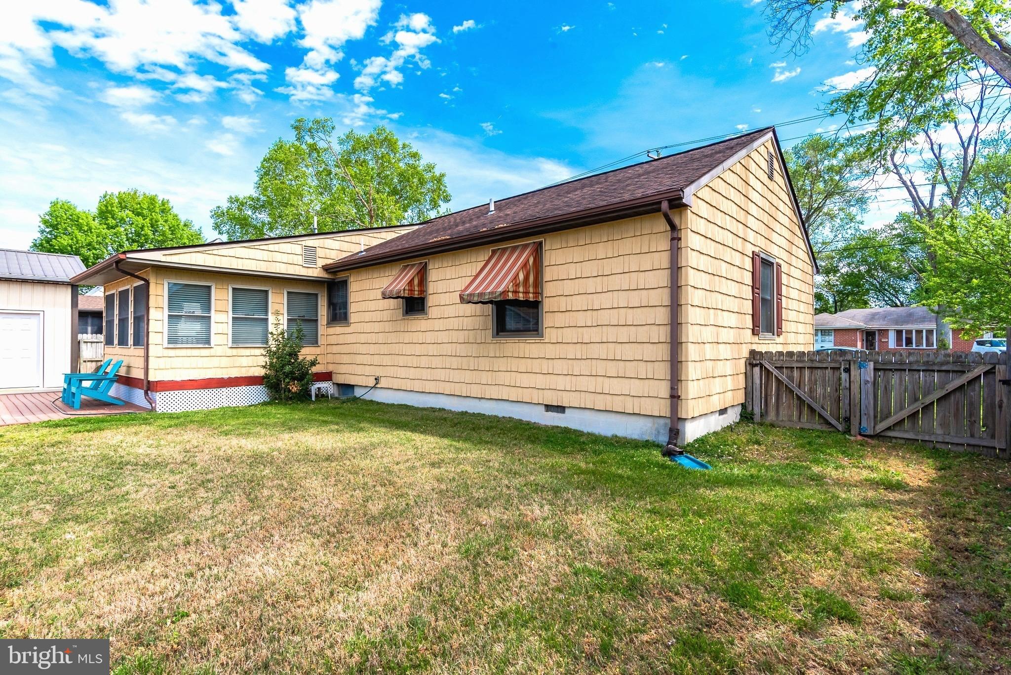 WOODSIDE MANOR - Residential