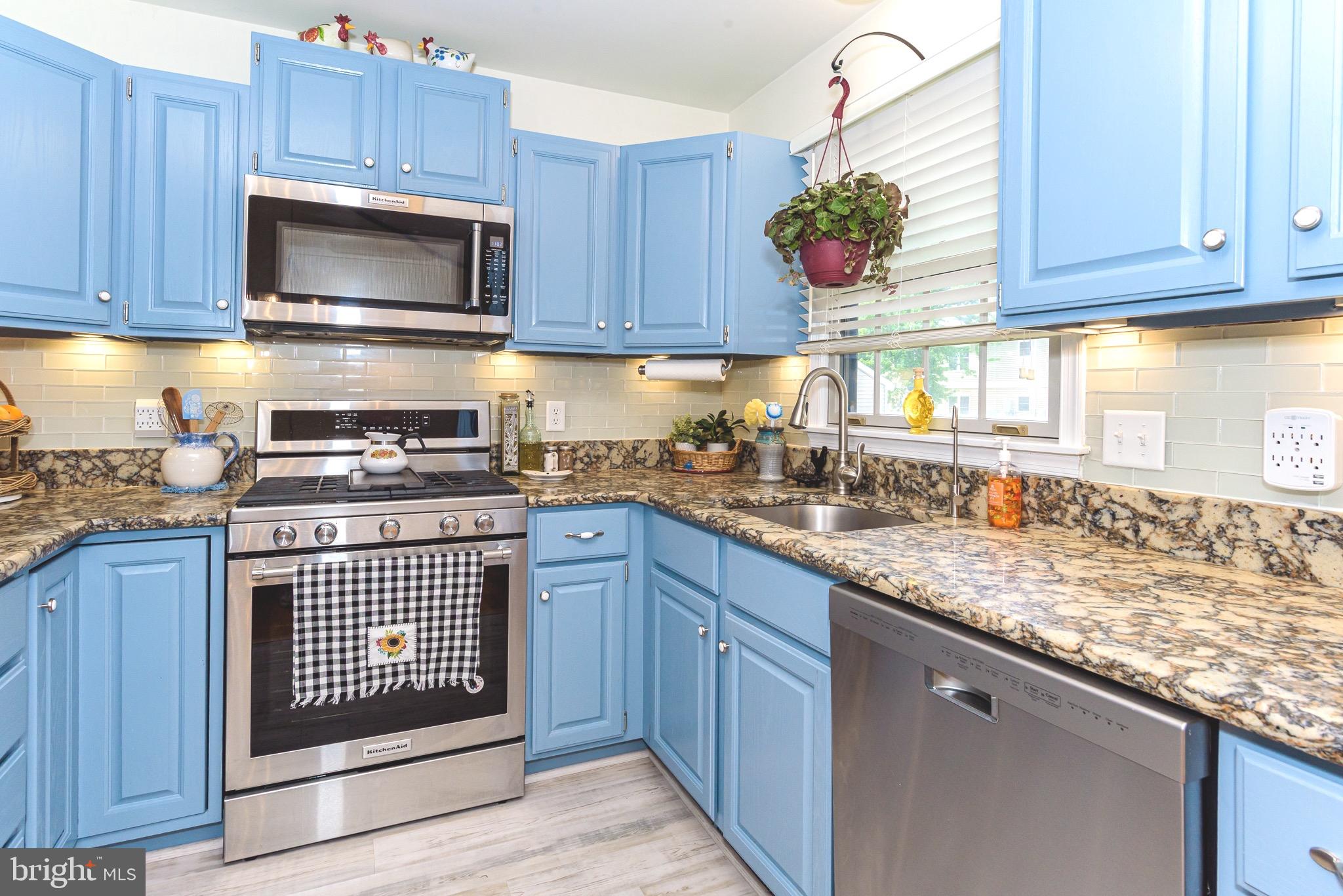 WOODSIDE MANOR - Residential