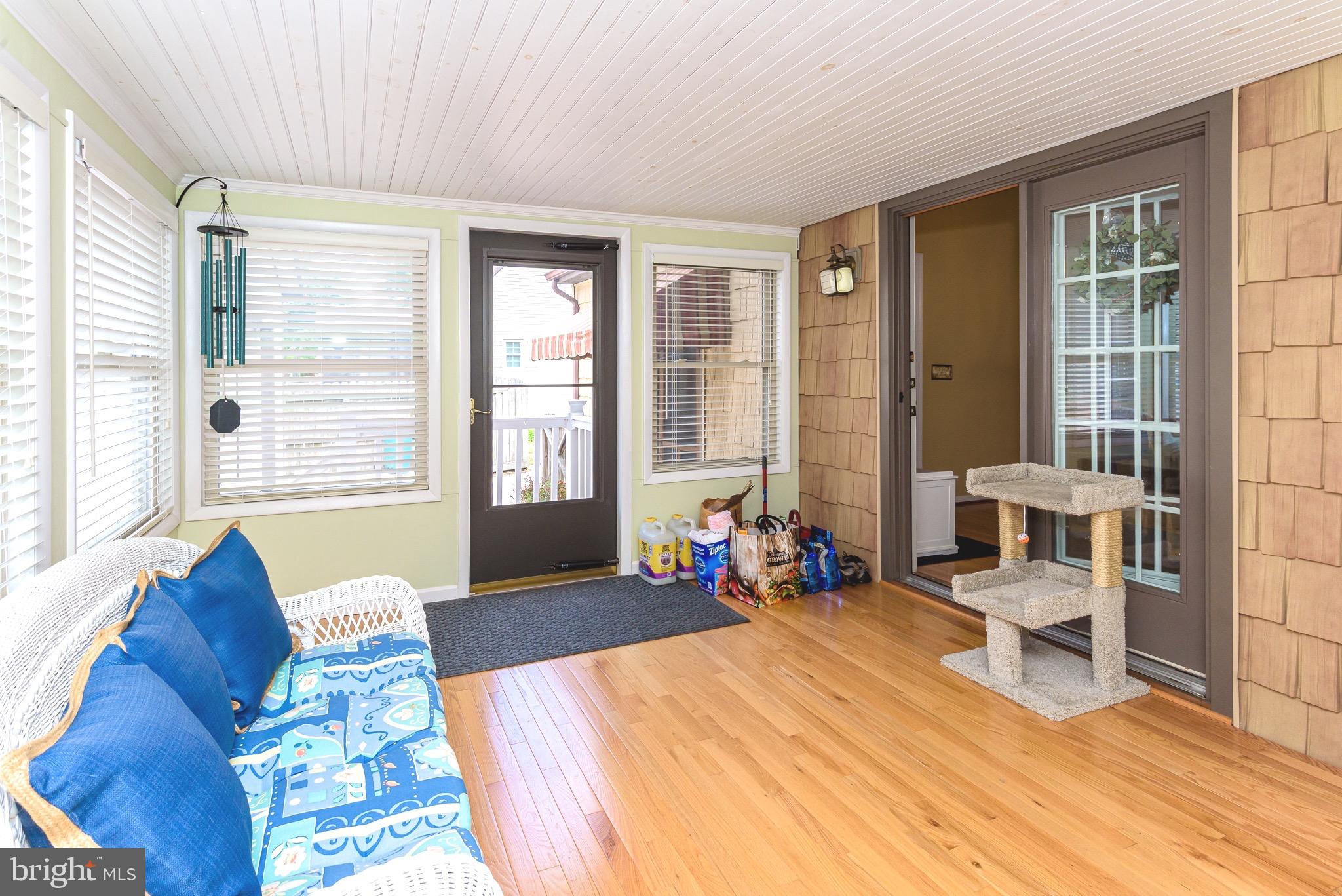 WOODSIDE MANOR - Residential