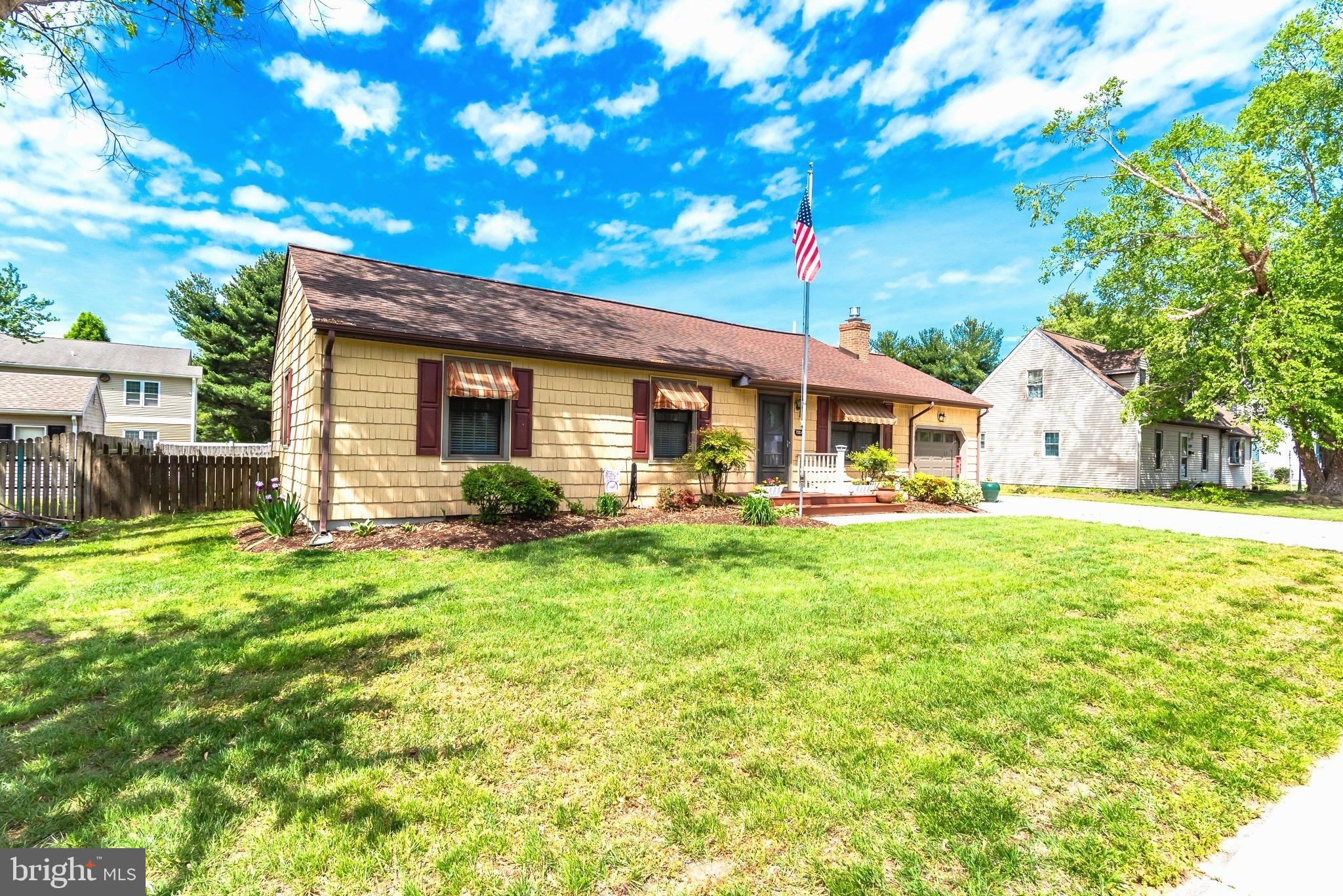 WOODSIDE MANOR - Residential