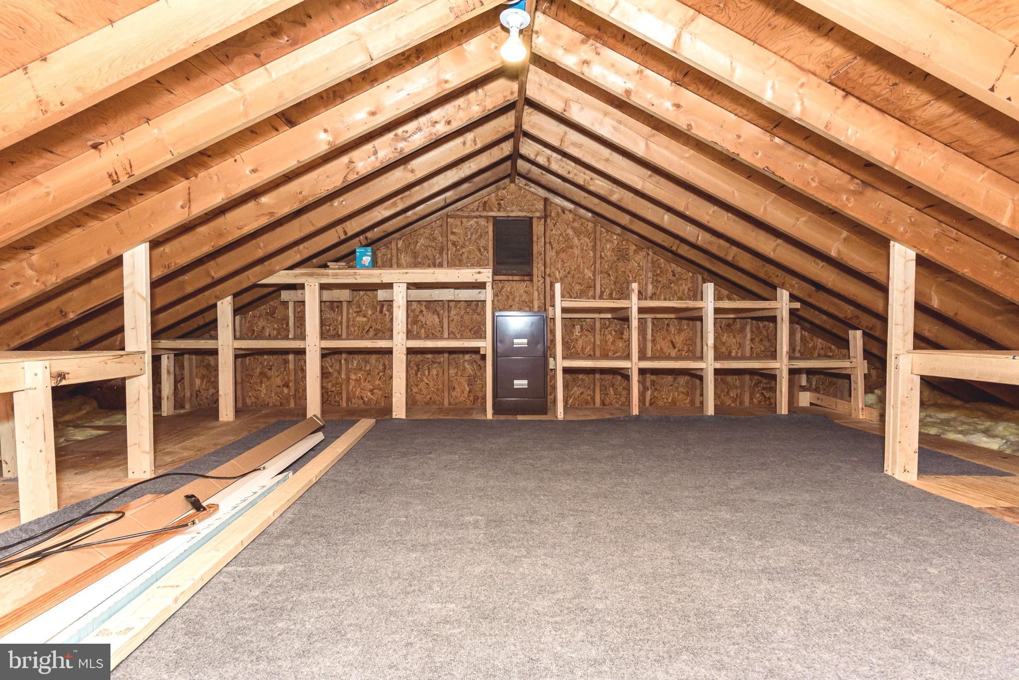 WOODSIDE MANOR - Residential