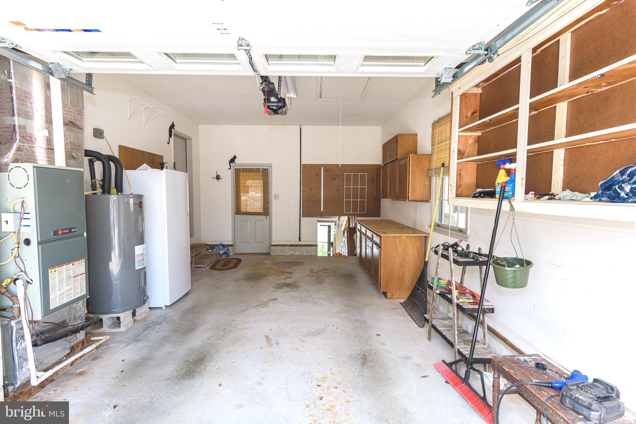 WOODSIDE MANOR - Residential