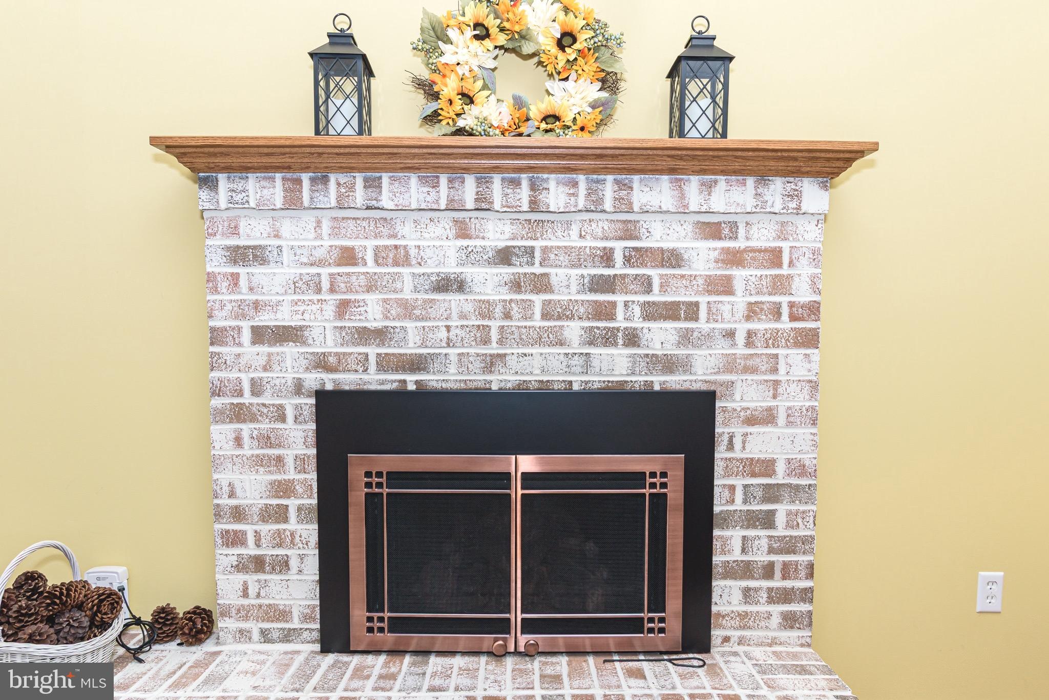 WOODSIDE MANOR - Residential