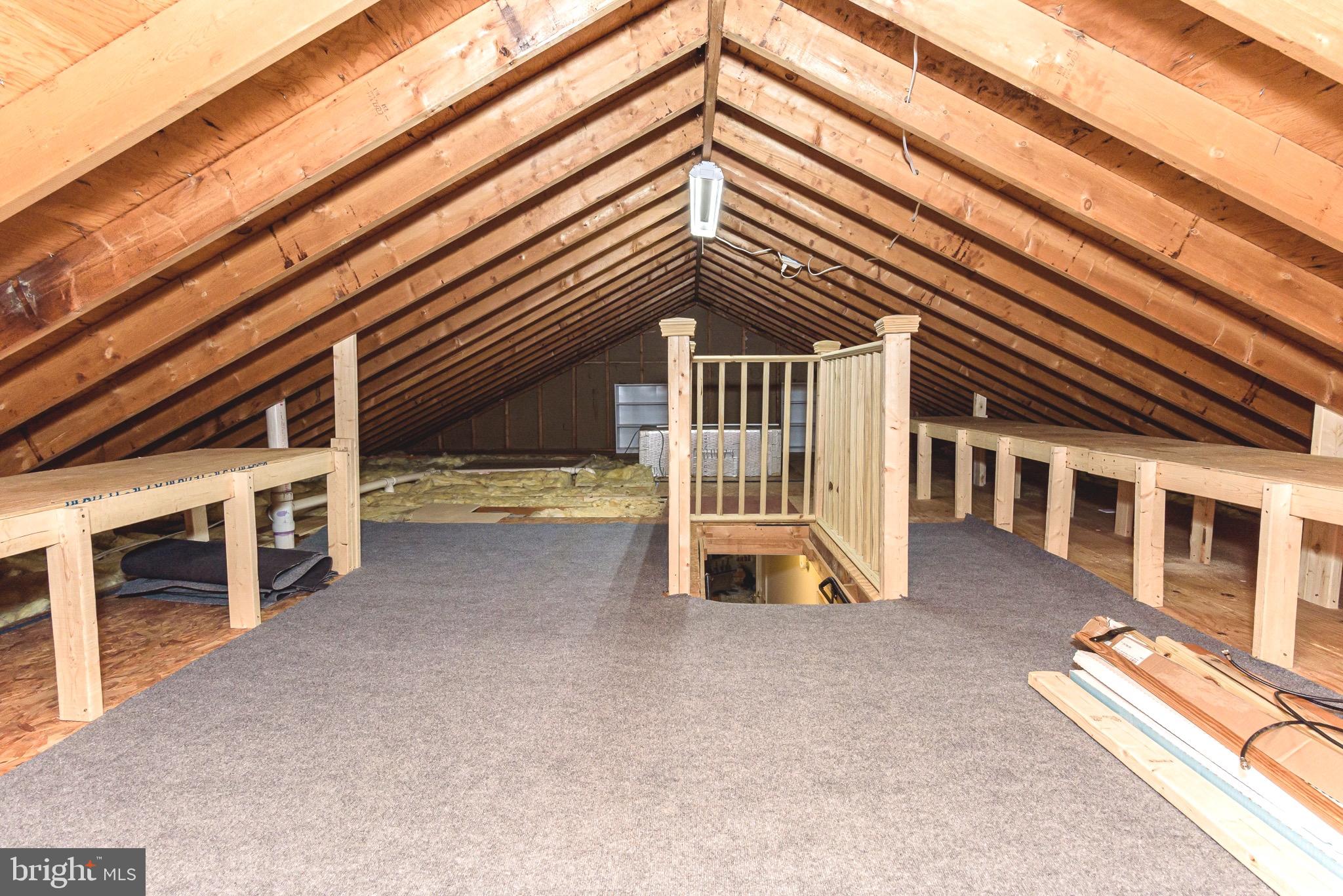 WOODSIDE MANOR - Residential