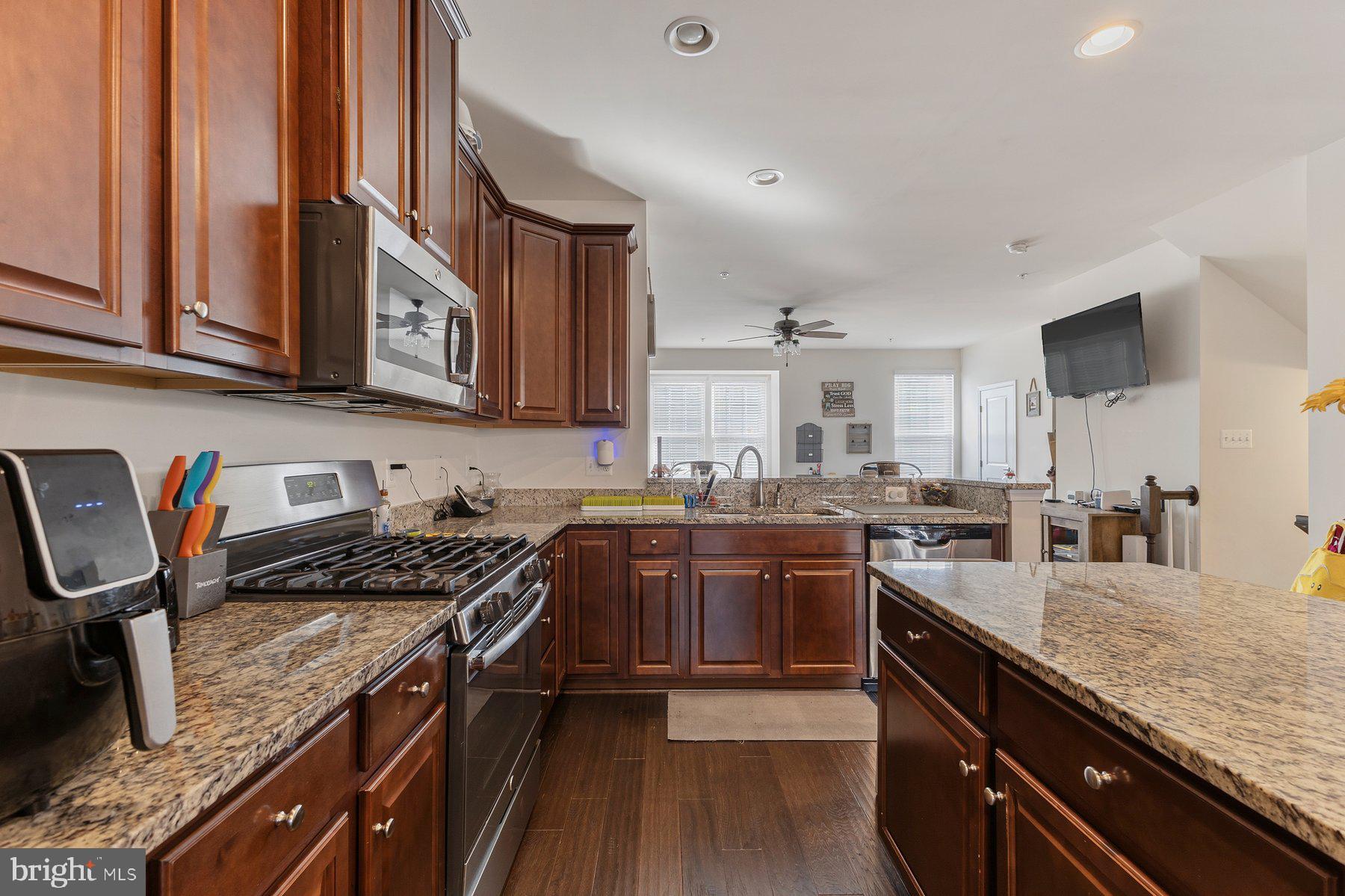 12217 TIMBERLAKE PLACE