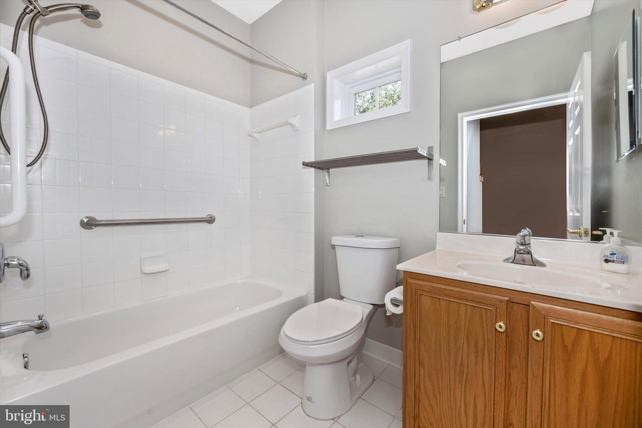 HICKORY CREST - Residential Lease