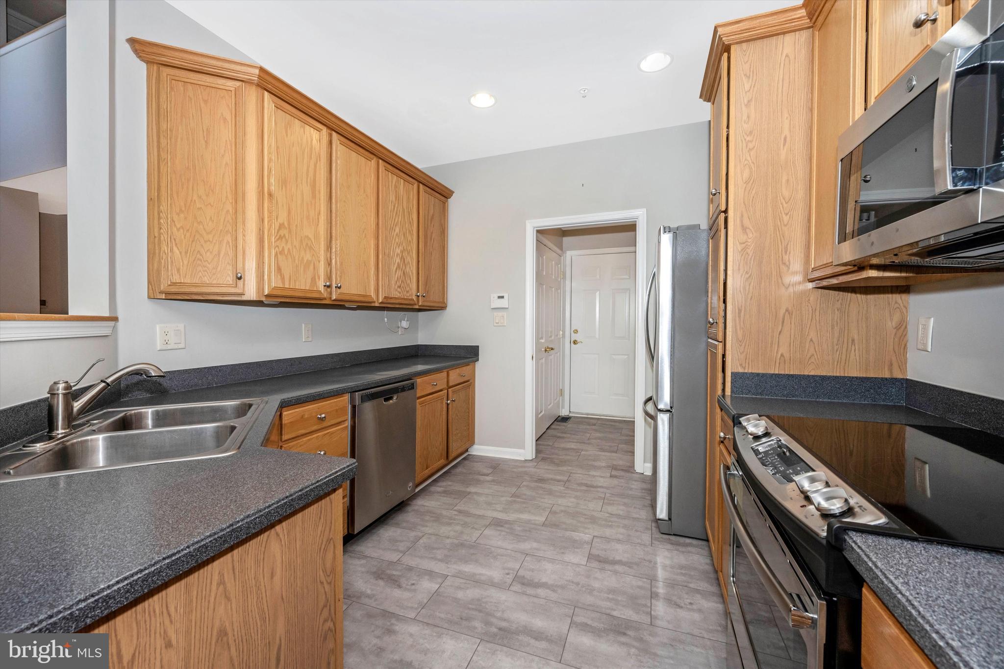 HICKORY CREST - Residential Lease