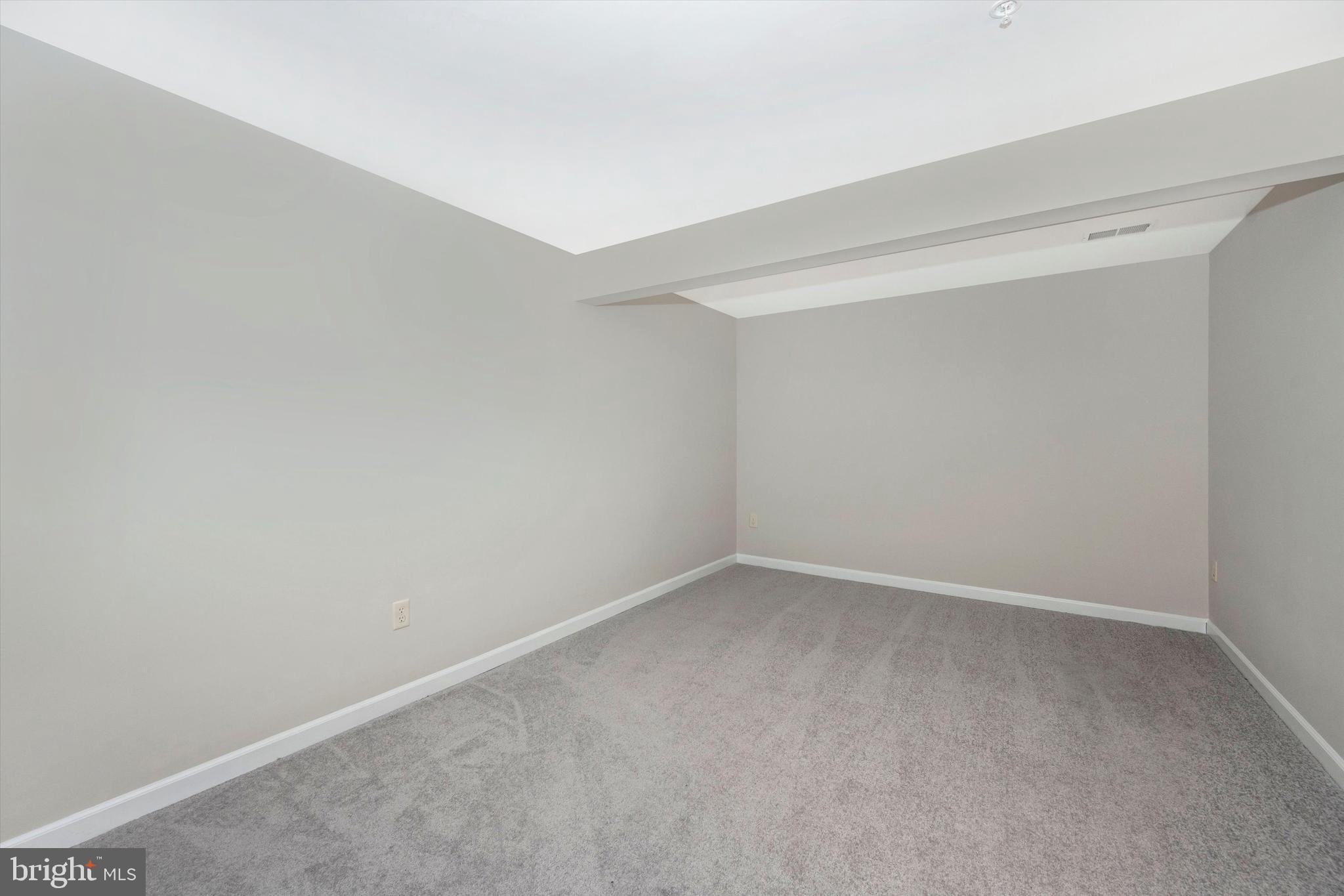 HICKORY CREST - Residential Lease