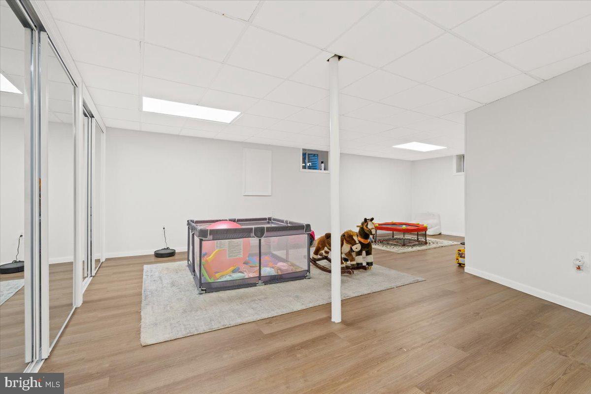 EAST GATE OF POTOMAC - Residential Lease