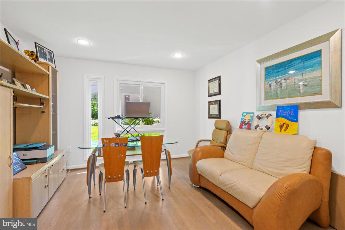 EAST GATE OF POTOMAC - Residential Lease