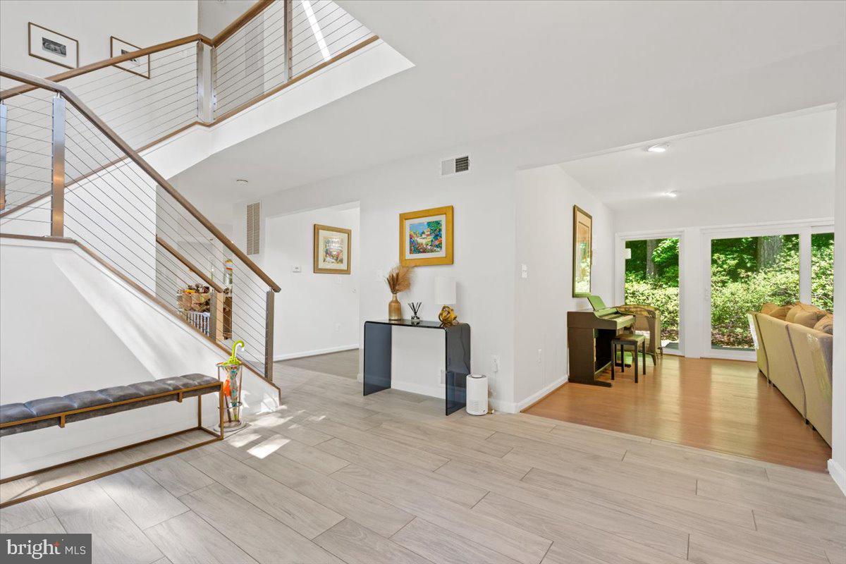 EAST GATE OF POTOMAC - Residential Lease