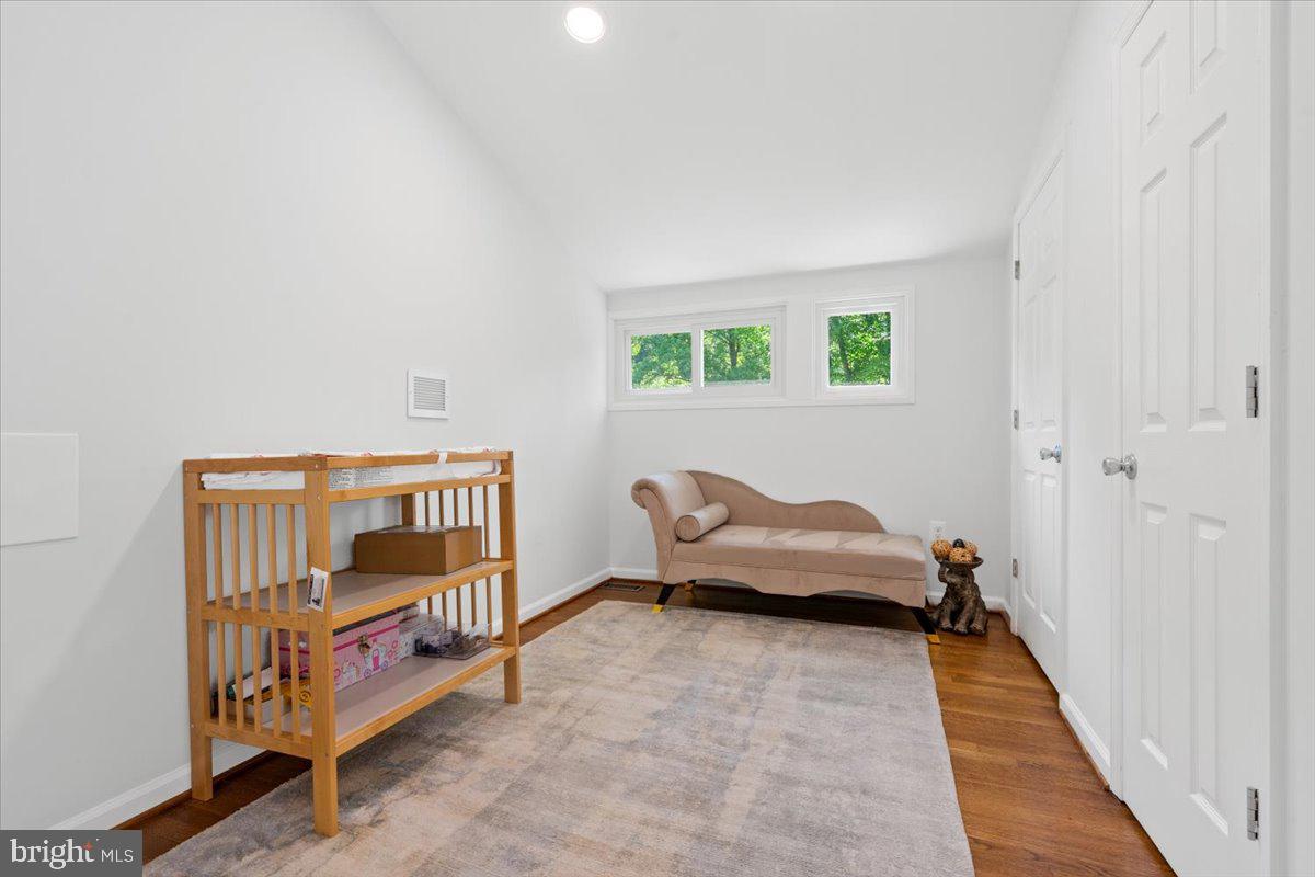 EAST GATE OF POTOMAC - Residential Lease