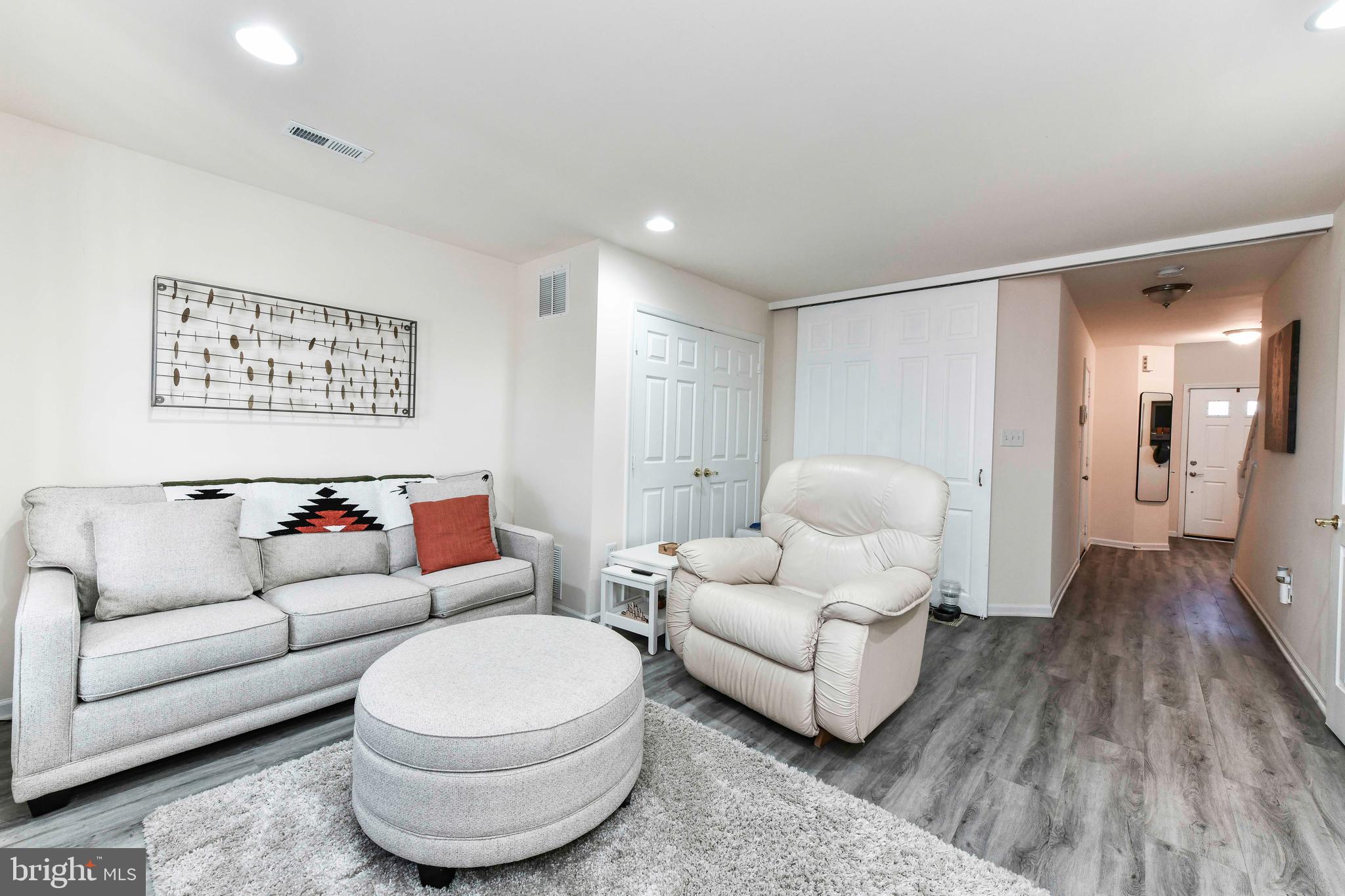 KINGSTOWNE - Residential Lease