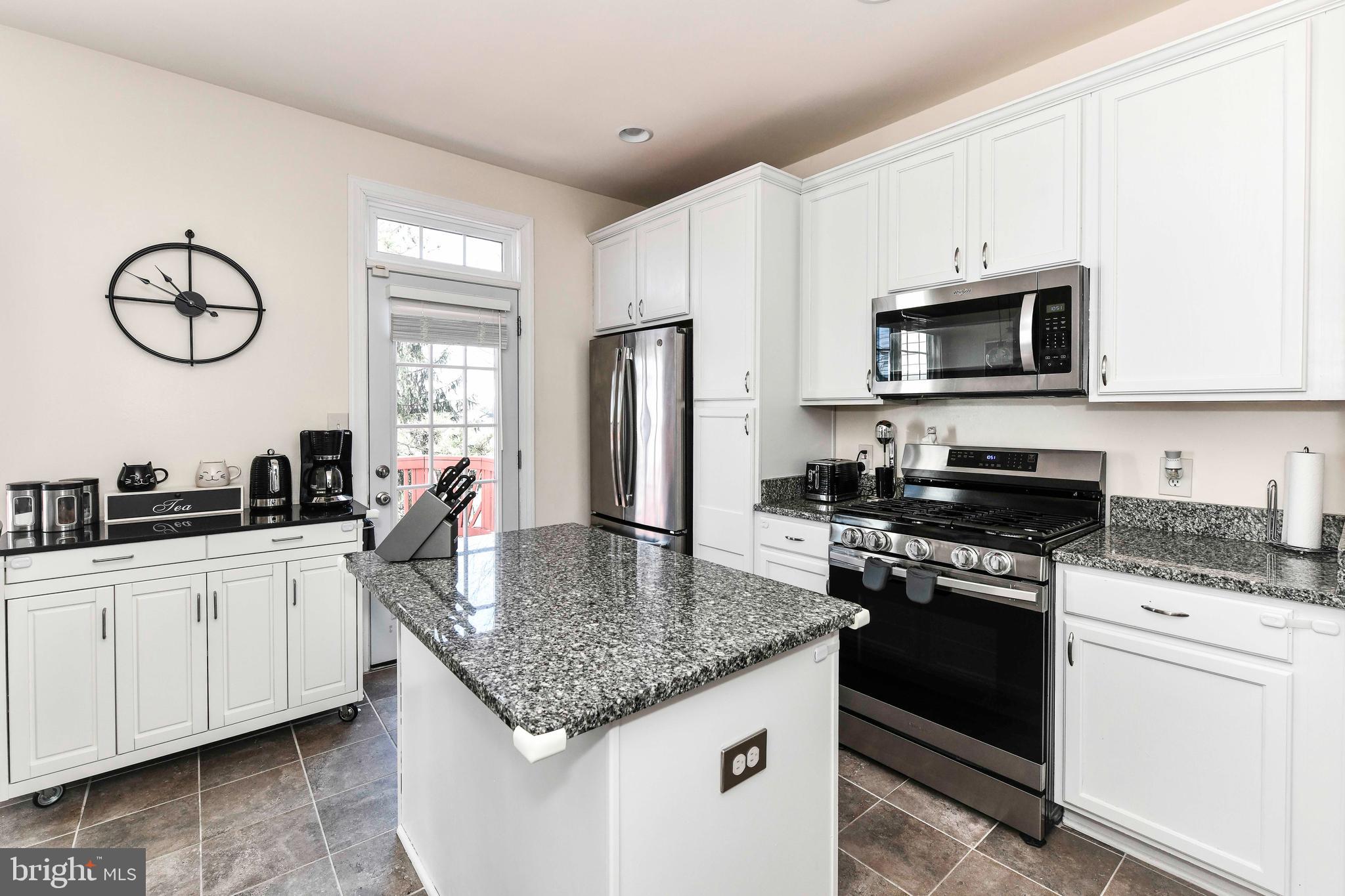 KINGSTOWNE - Residential Lease