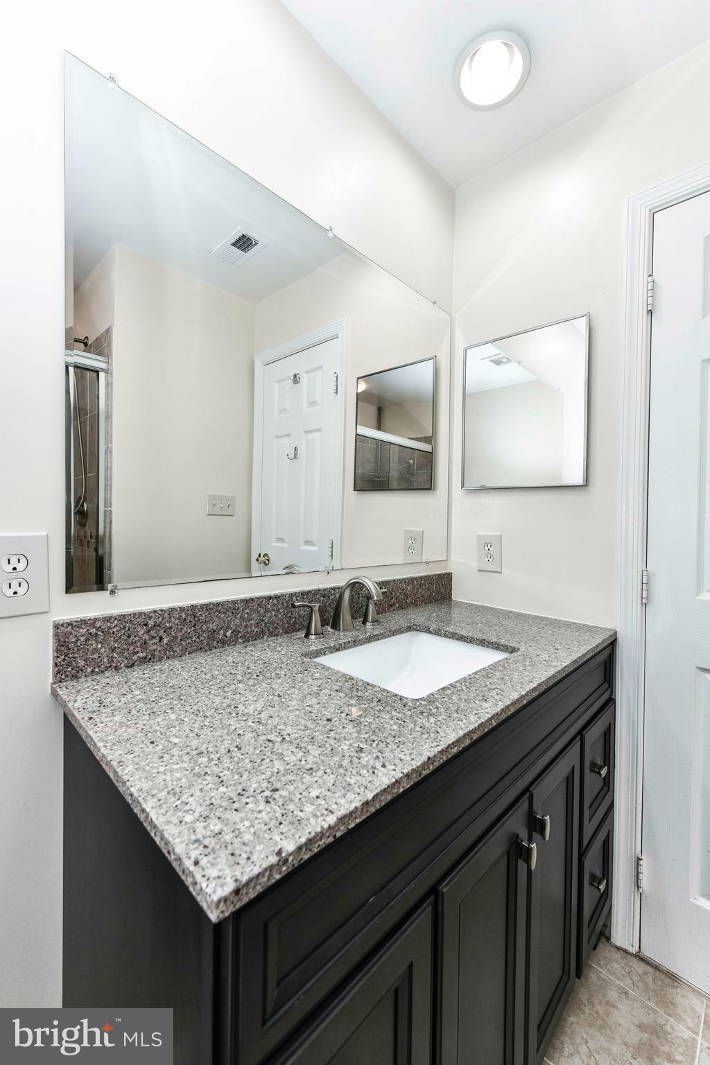 KINGSTOWNE - Residential Lease