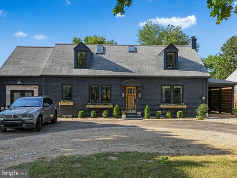 Photo of 2517 Columbia Avenue, Lancaster, PA 17603 (MLS # PALA2052250)