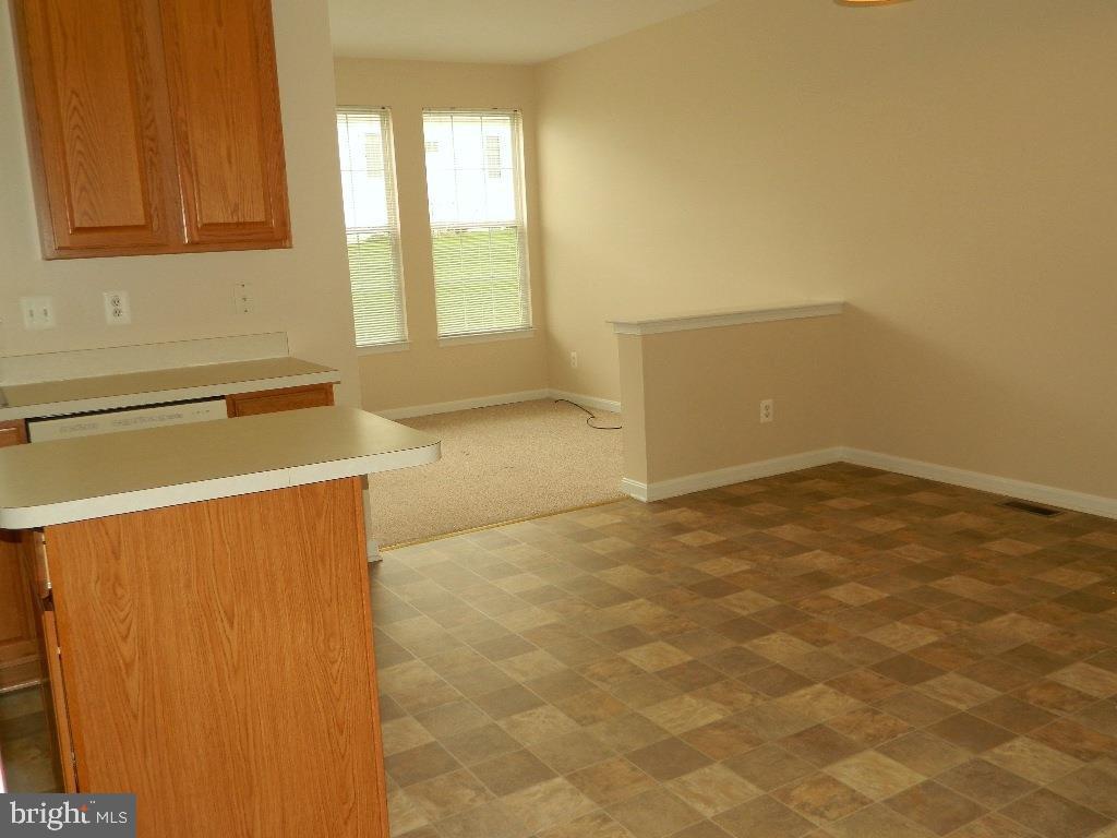 COLONIAL CROSSINGS - Residential