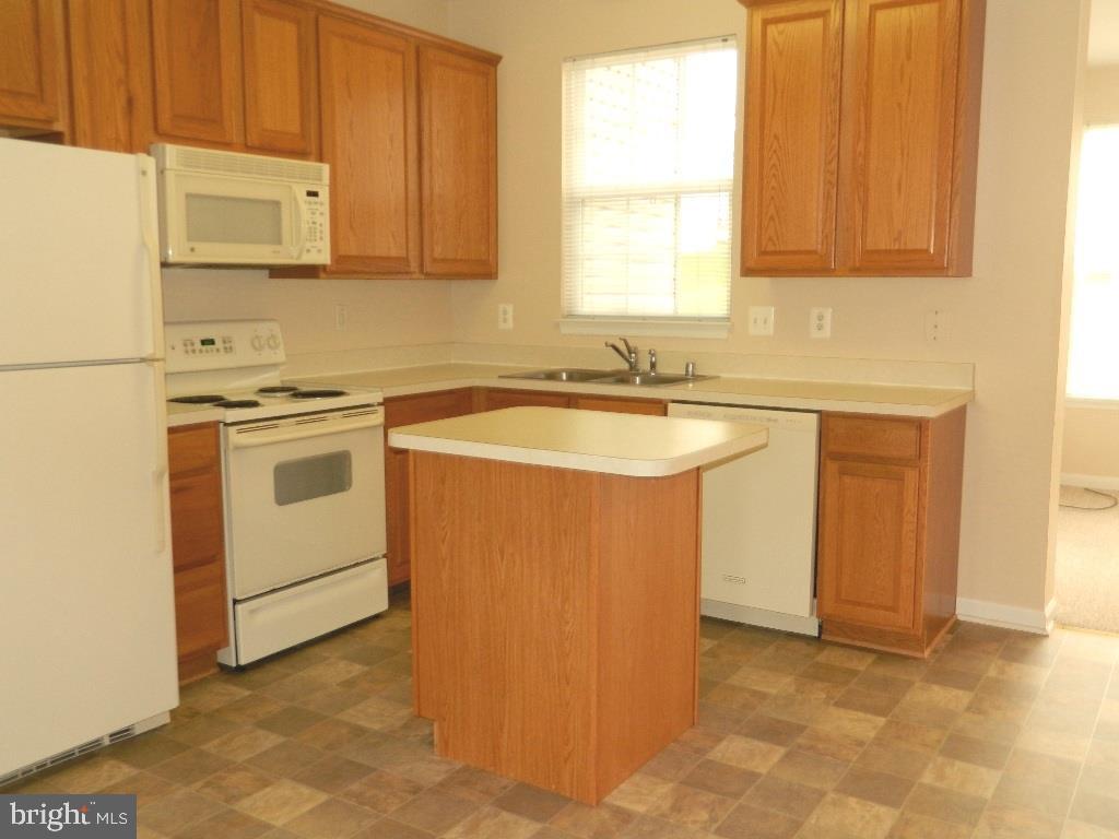 COLONIAL CROSSINGS - Residential