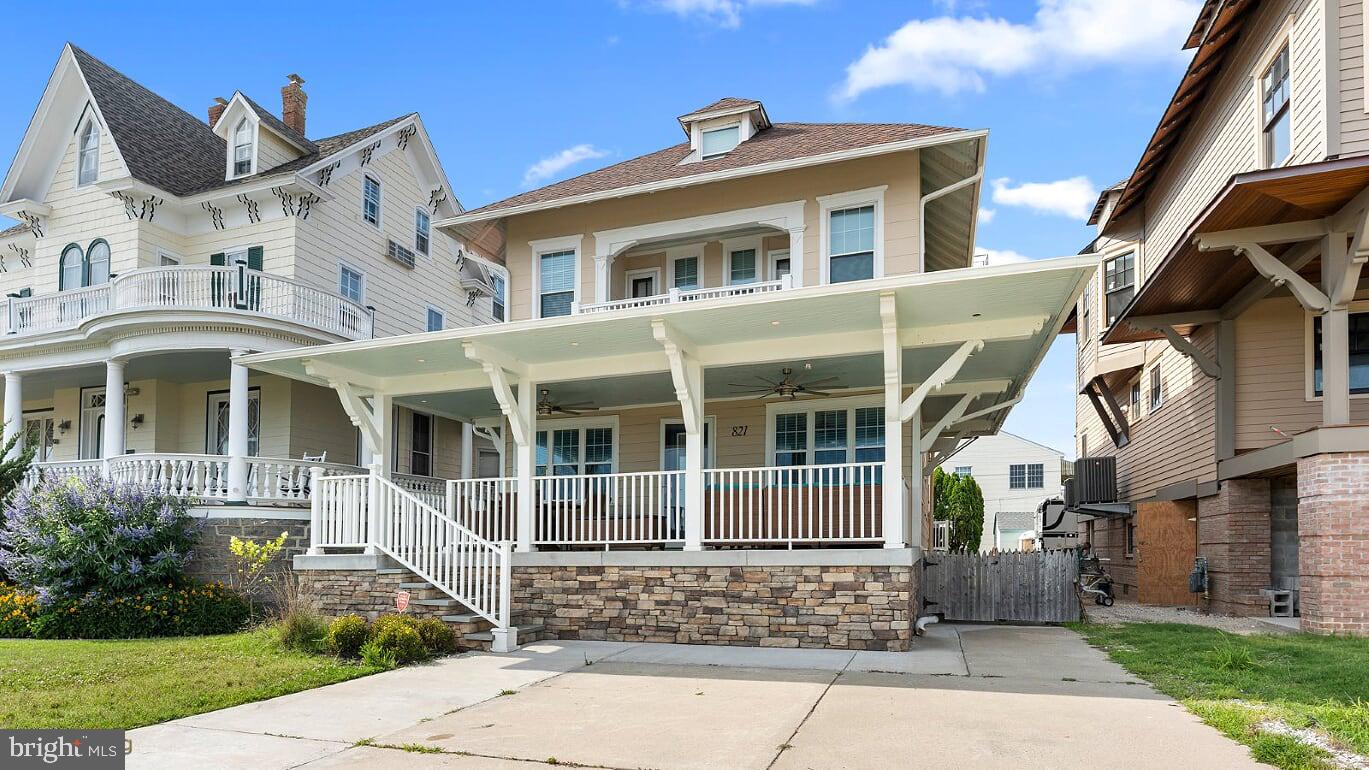 821 BEACH DRIVE